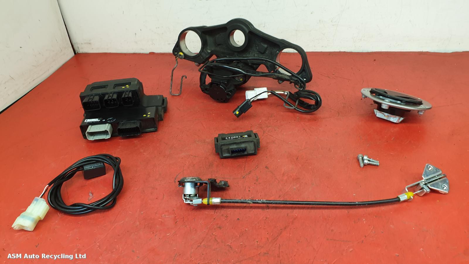 View Auto part Comp.Lock Set + Keys Kawasaki Z1000sx 2015