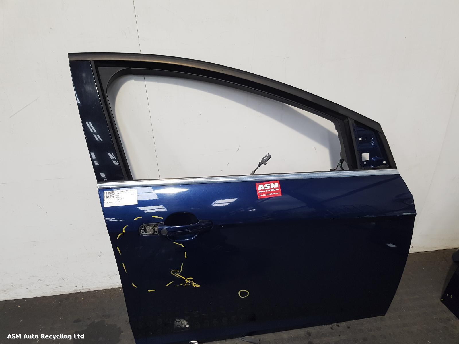 View Auto part R Front Door Ford Focus 2012
