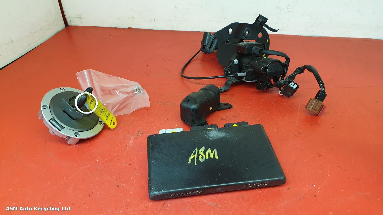View Auto part Comp.Lock Set + Keys Honda Cmx1100 2023