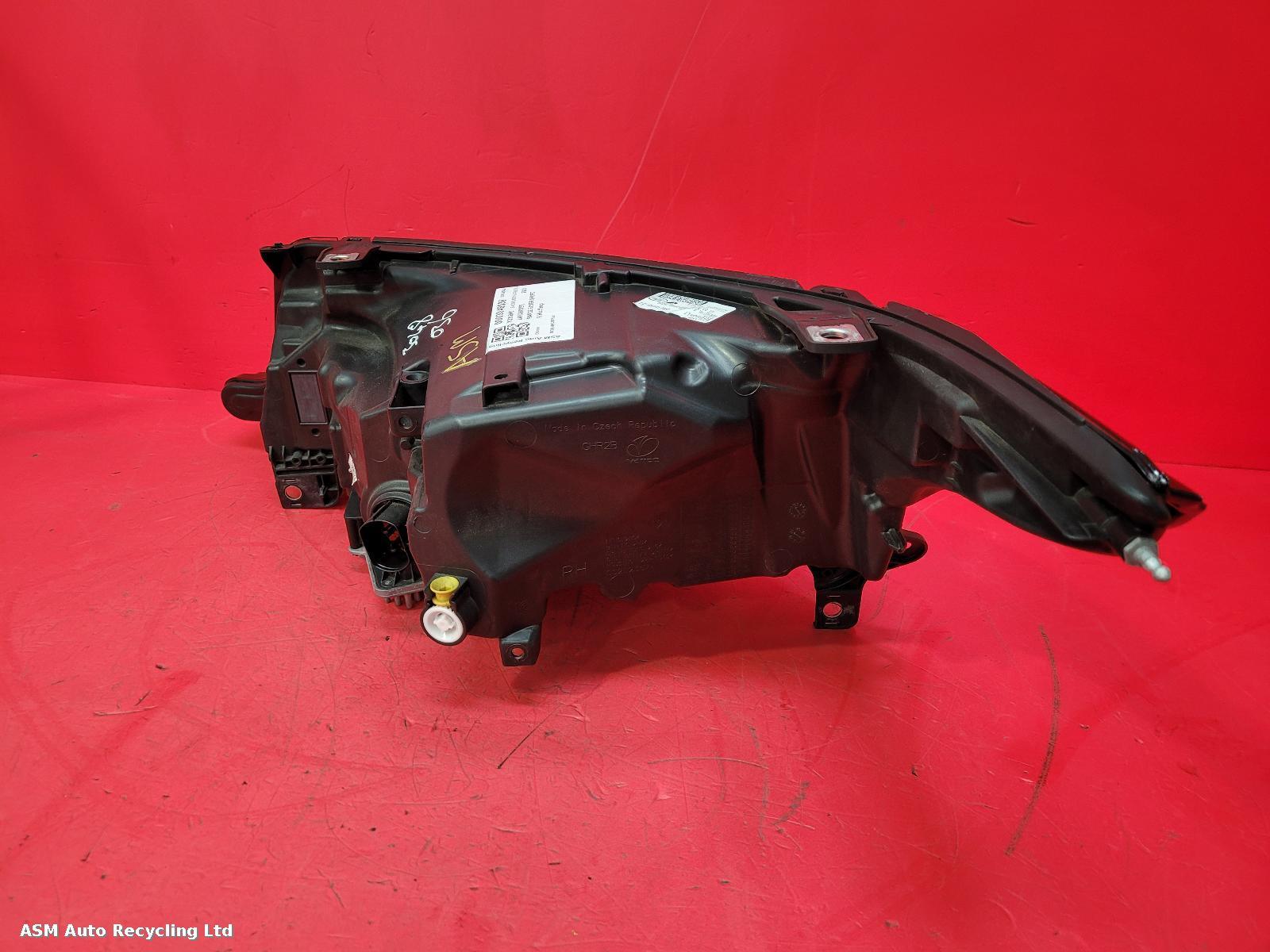 View Auto part R Headlamp Land Rover Range Rover Sport 2021