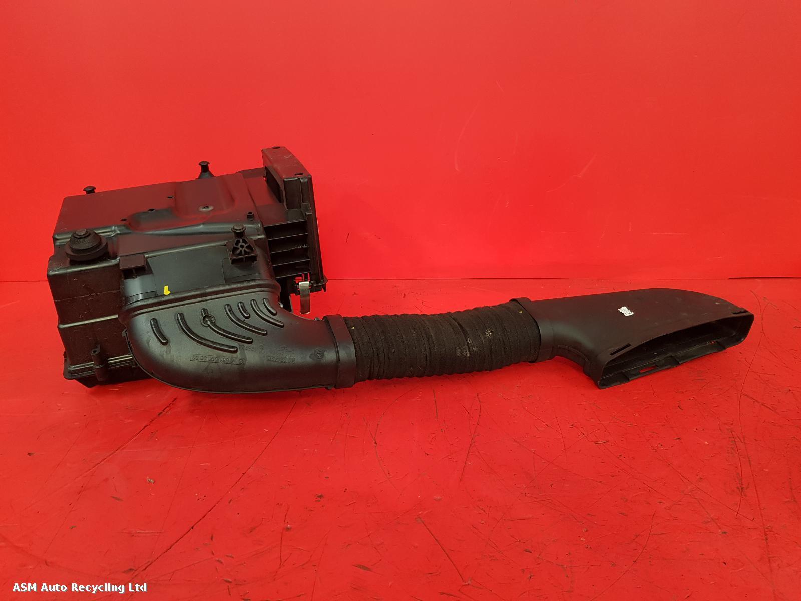 View Auto part Air Cleaner/Box Mercedes B Class 2017