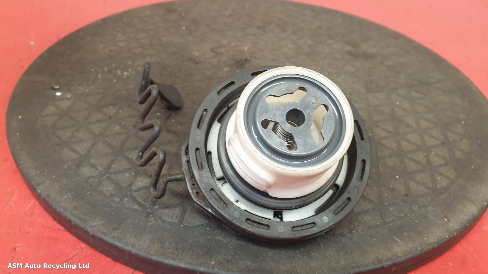 View Auto part Fuelcap Ford Focus 2006