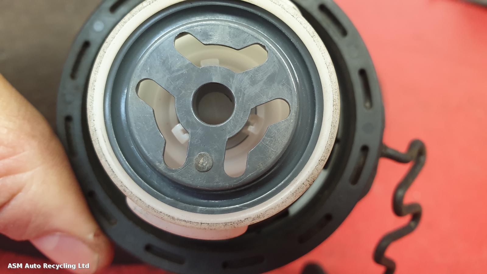 View Auto part Fuelcap Ford Focus 2006