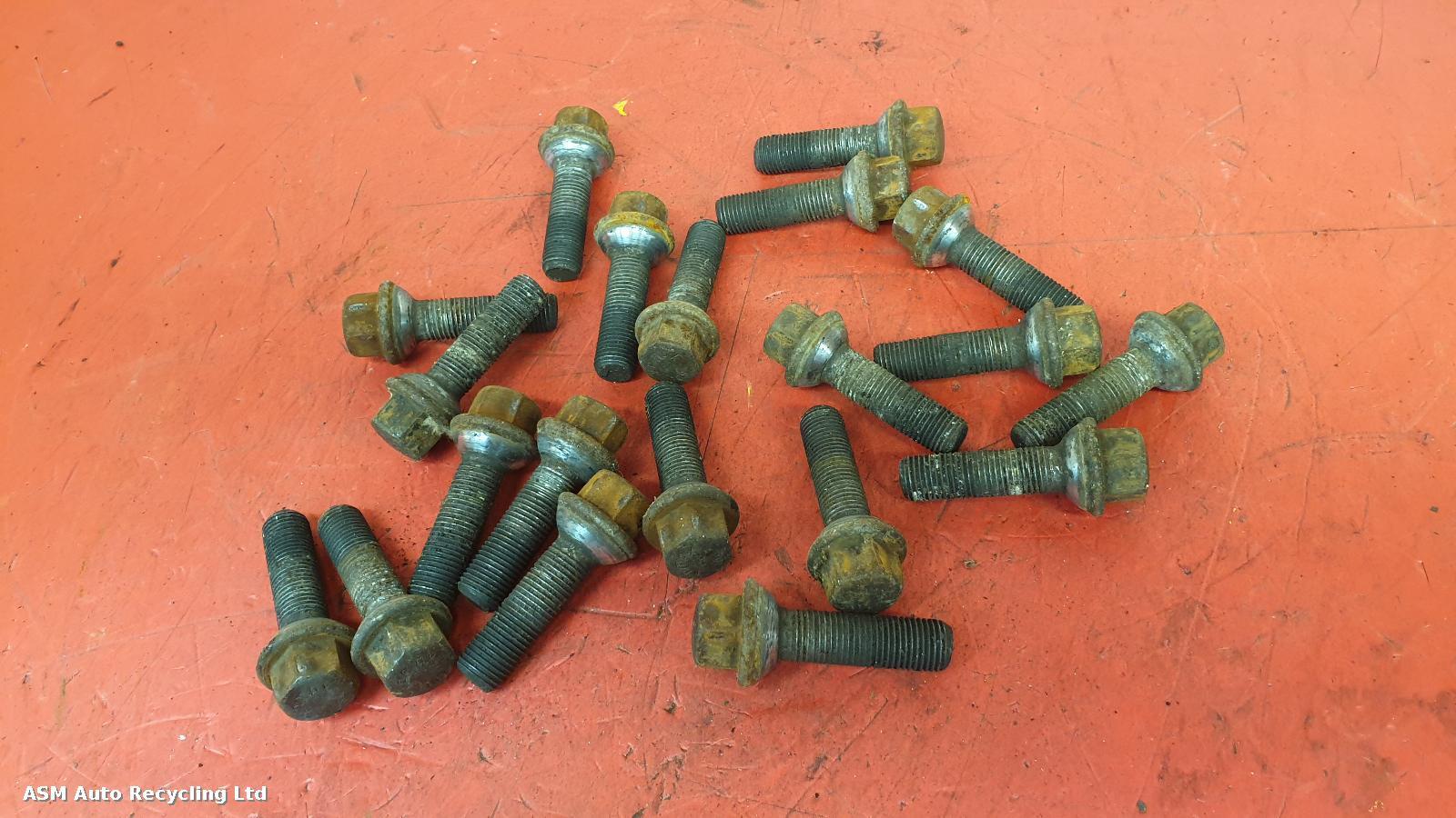 View Auto part Wheel Nut Mercedes 300 1992