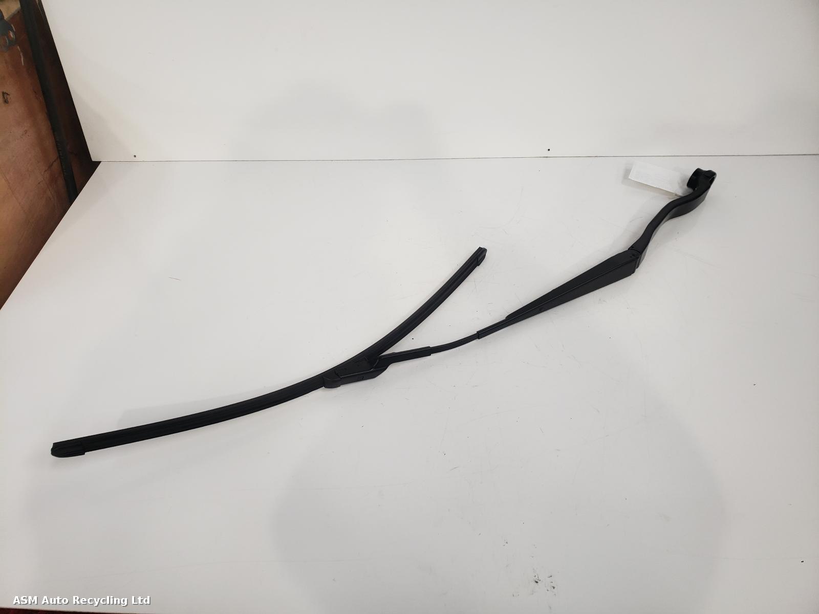 View Auto part Wiper Arm Land Rover Discovery 2023