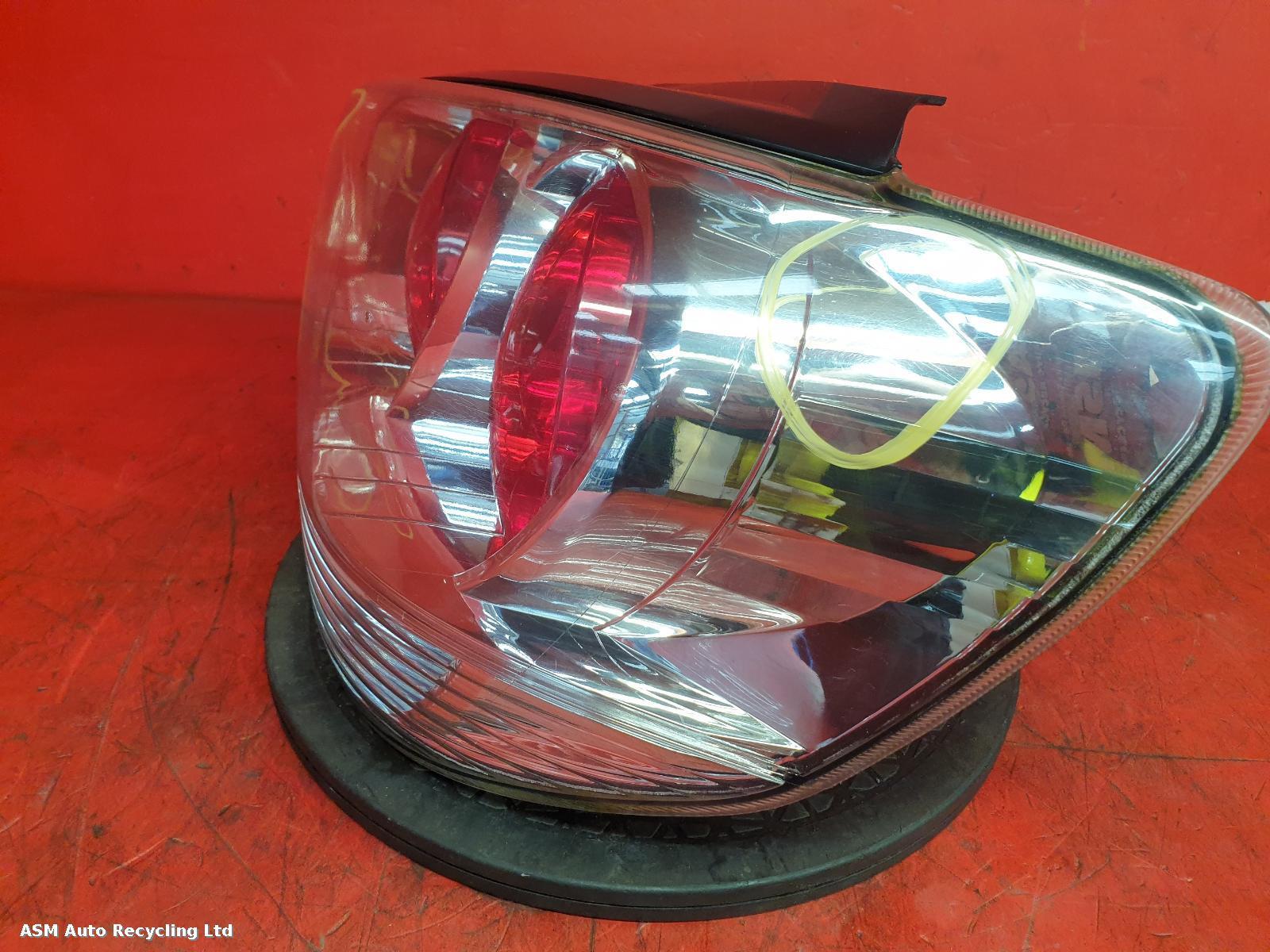 View Auto part R Taillight Mitsubishi Outlander 2004