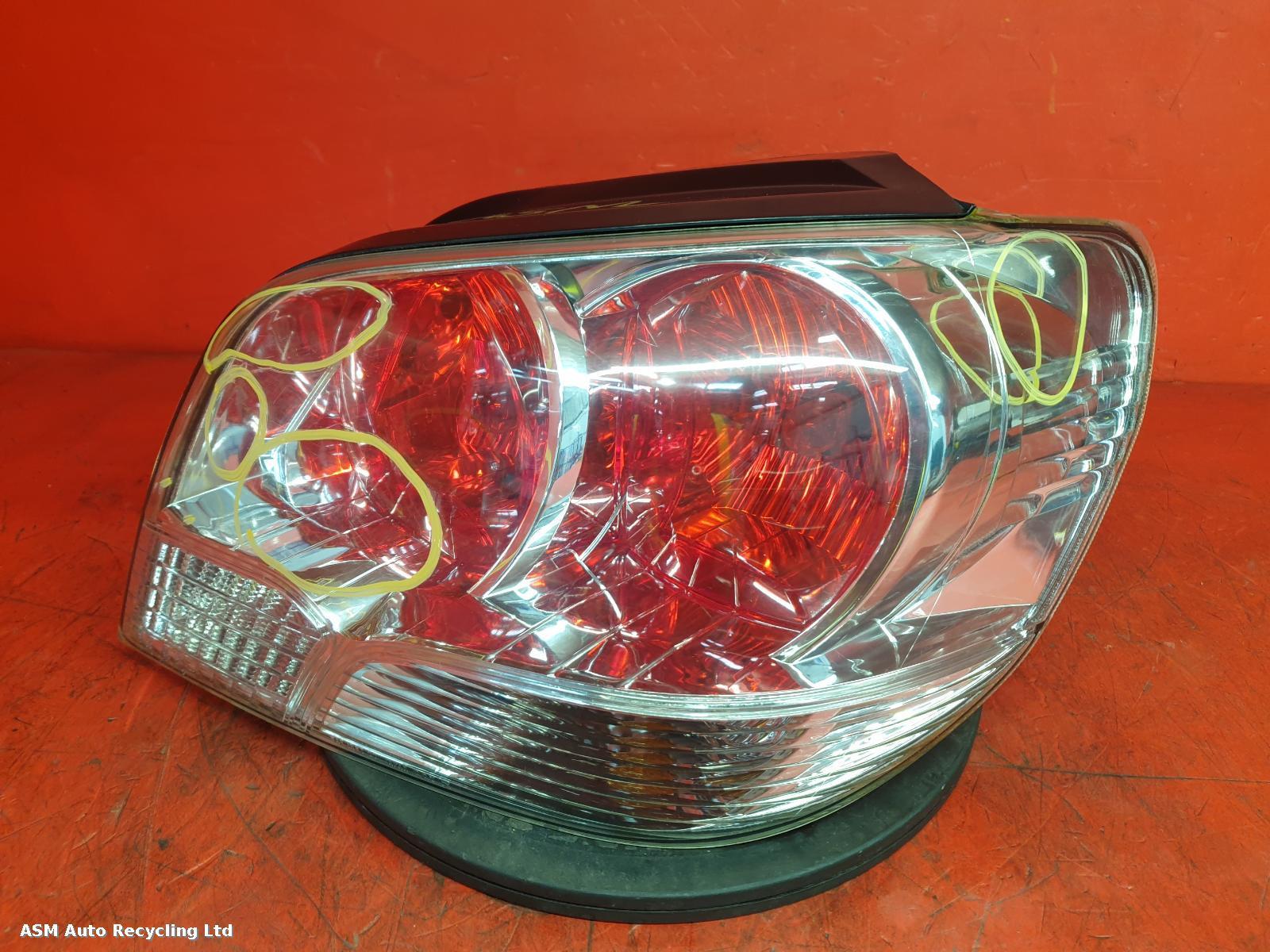 View Auto part R Taillight Mitsubishi Outlander 2004