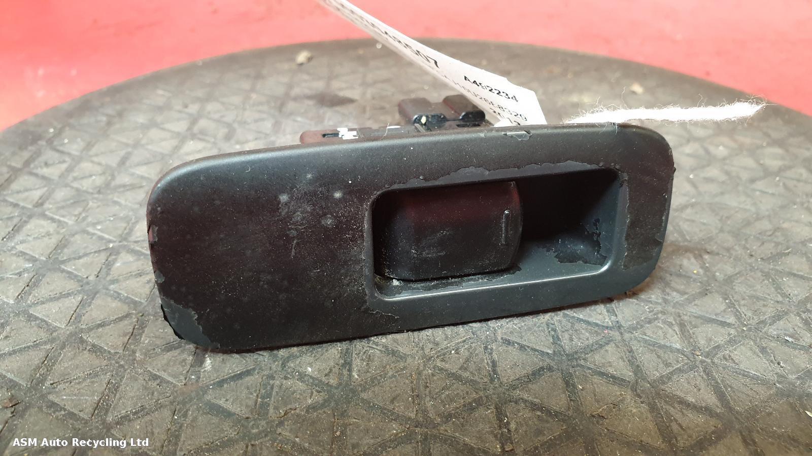 View Auto part Elect. Window Switch Nissan Qashqai 2013