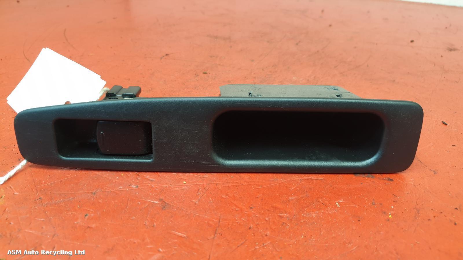 View Auto part Elect. Window Switch Nissan Qashqai 2013