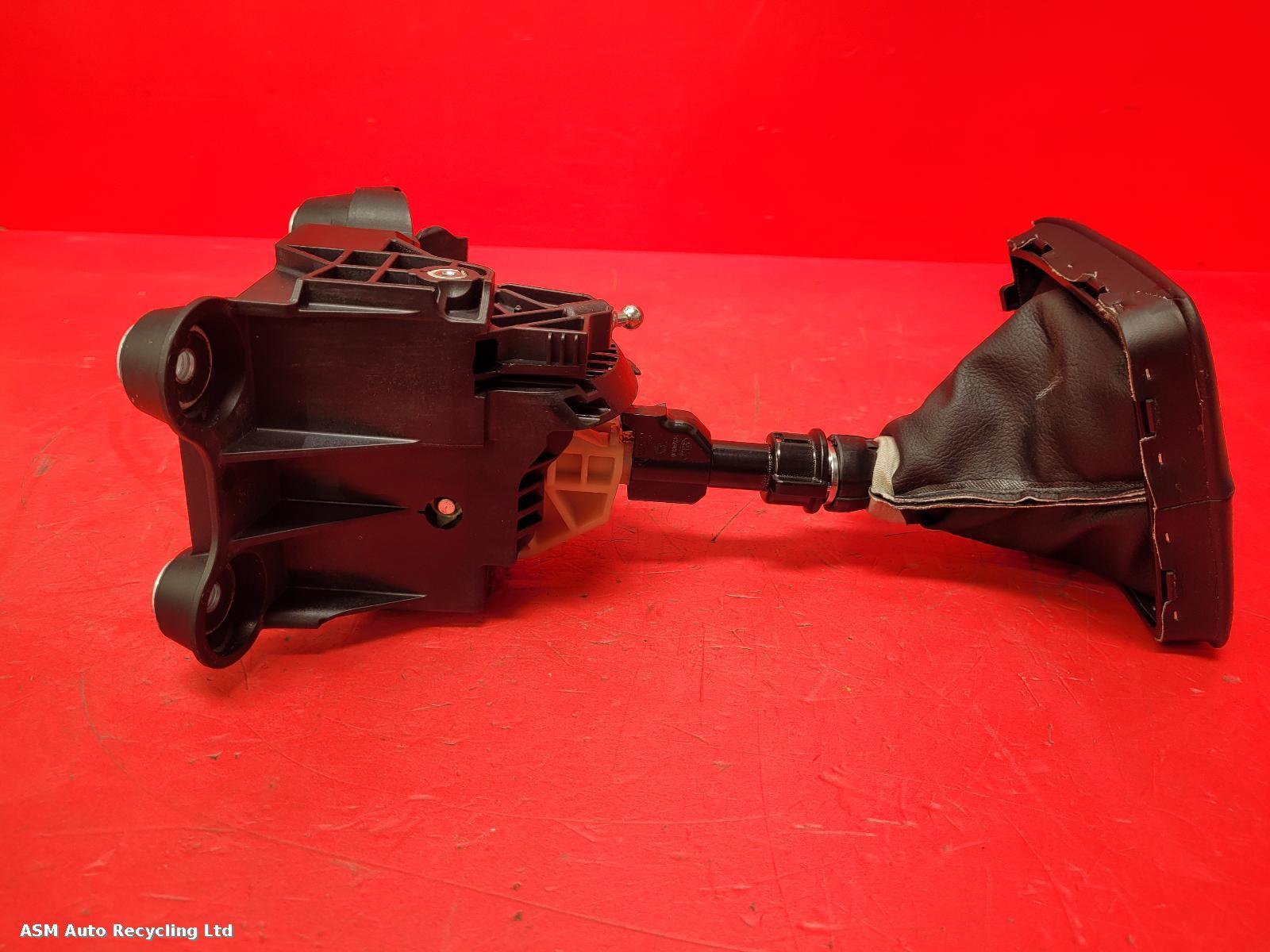 View Auto part Gear Stick/Shifter Land Rover Discovery Sport 2020