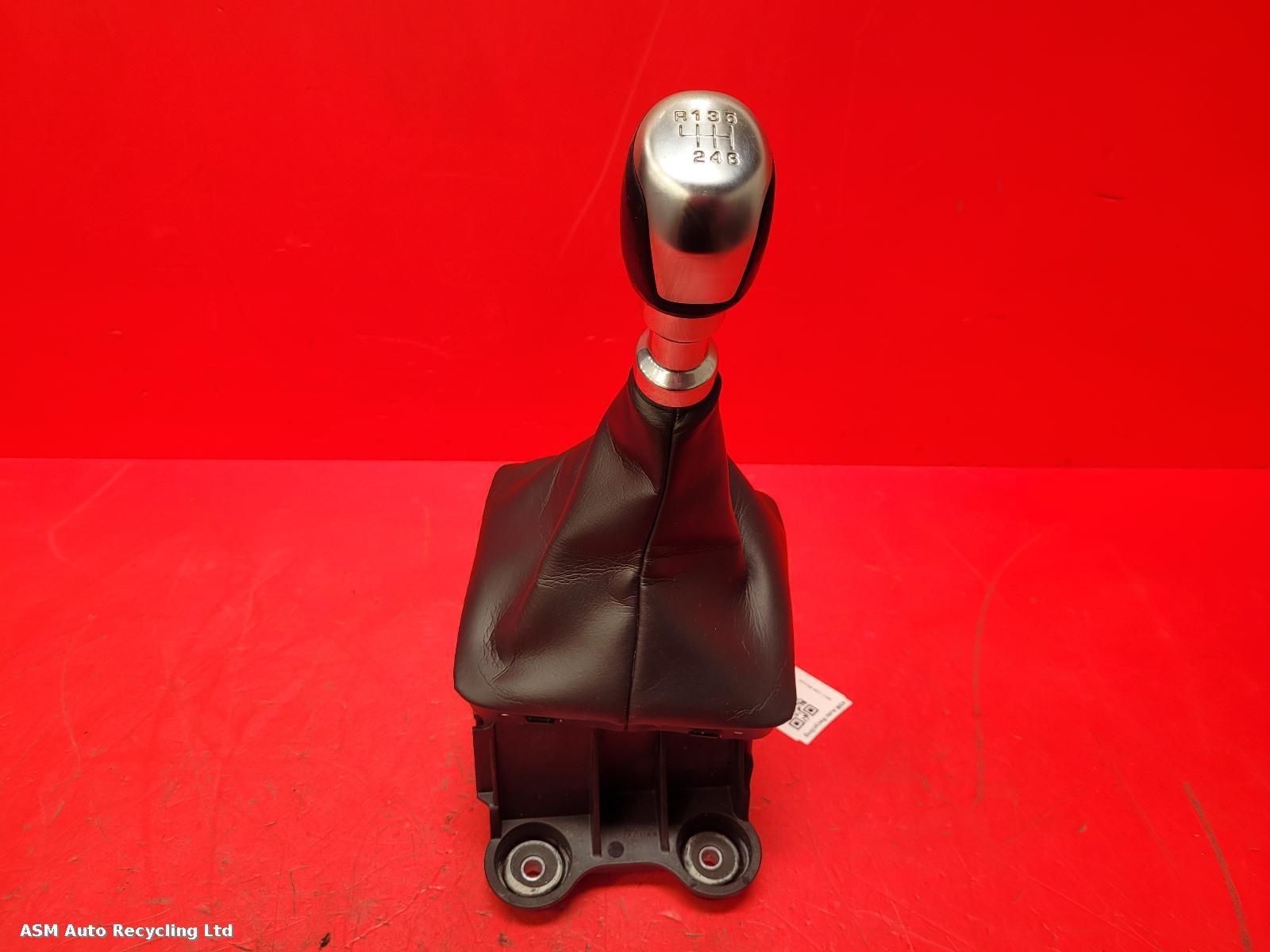 View Auto part Gear Stick/Shifter Land Rover Discovery Sport 2020