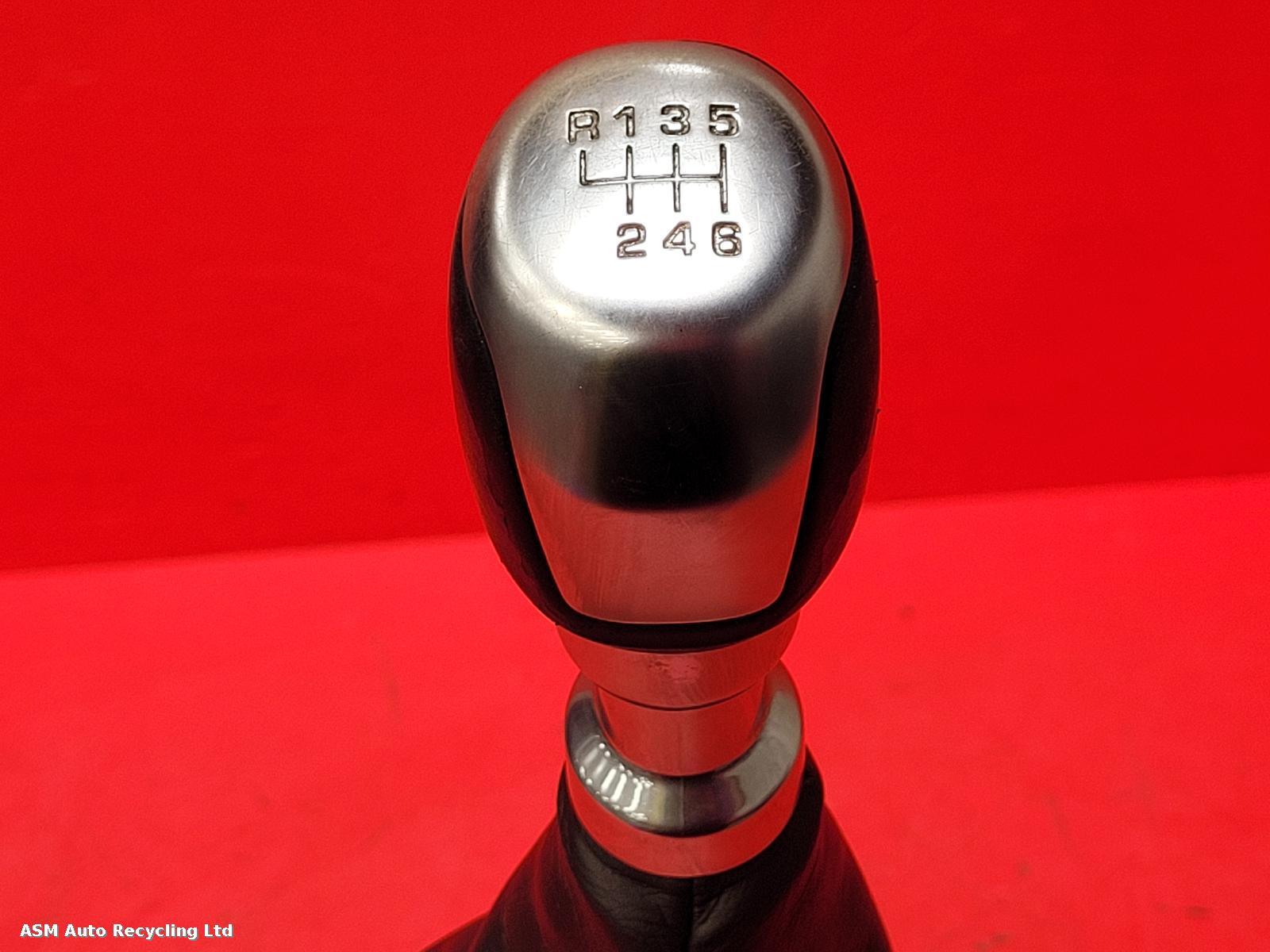 View Auto part Gear Stick/Shifter Land Rover Discovery Sport 2020