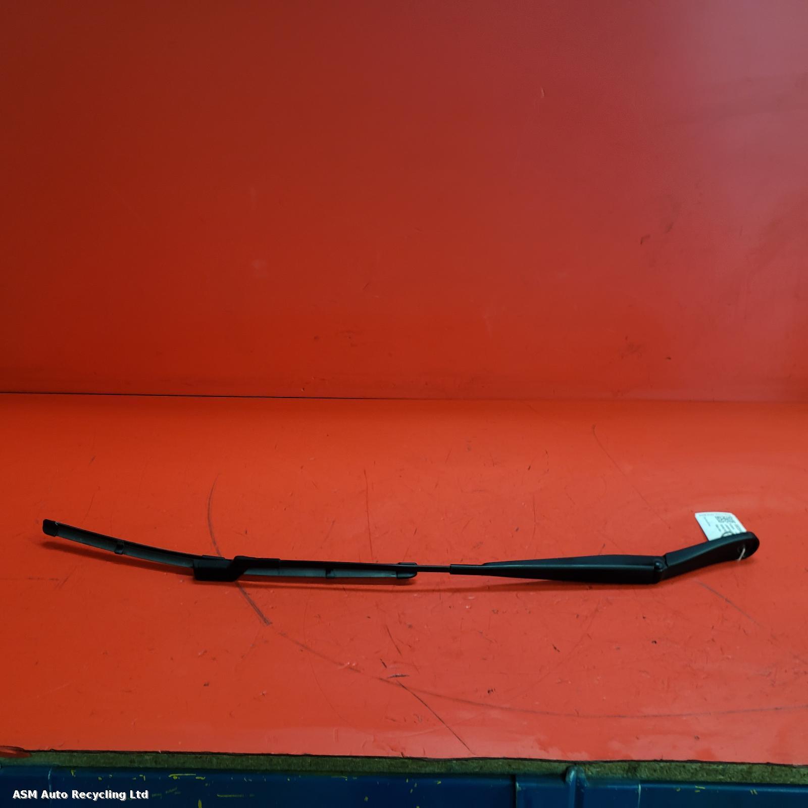 View Auto part Wiper Arm Land Rover Range Rover Velar 2020