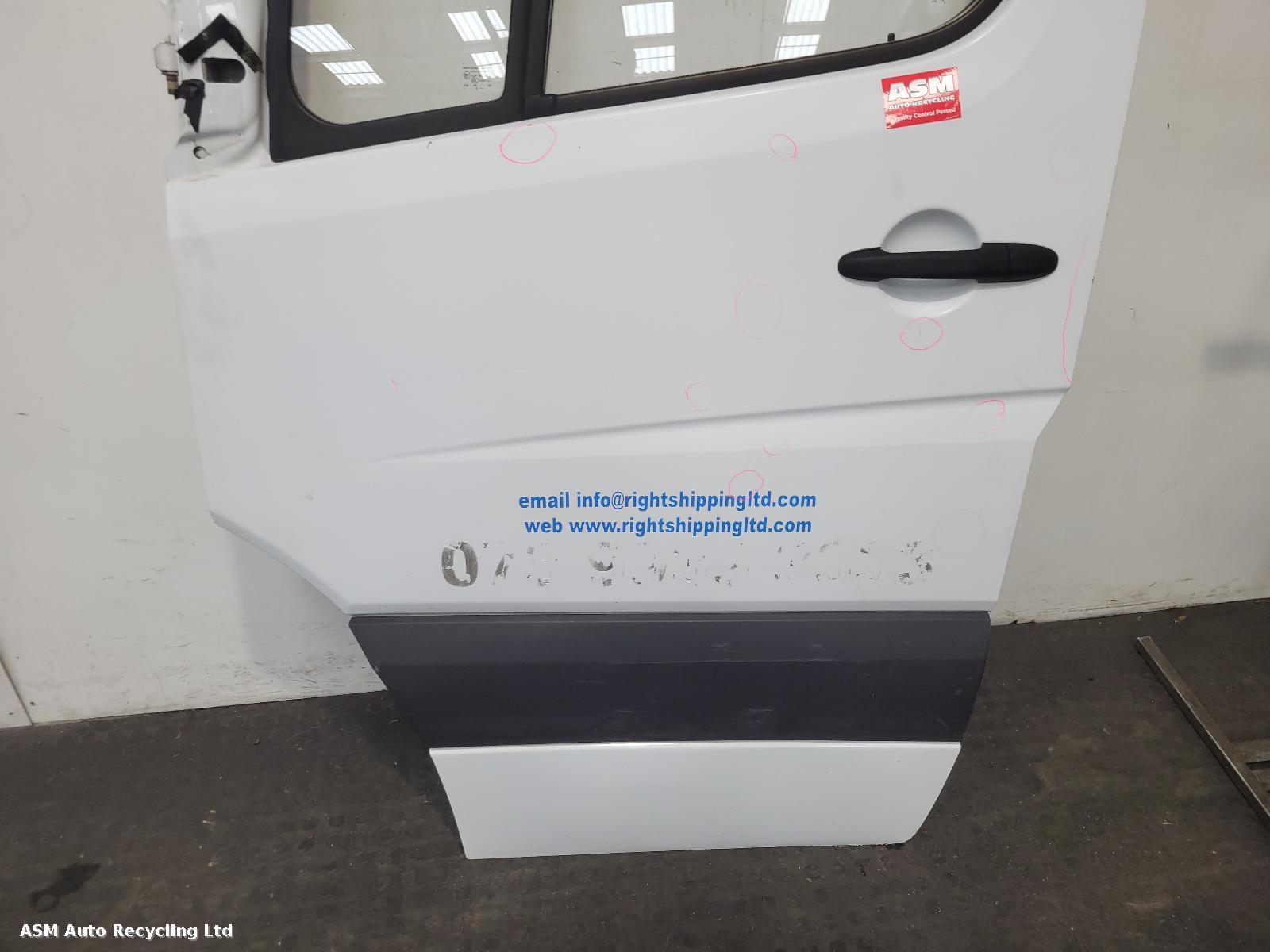 View Auto part L Front Door Mercedes Sprinter 2011