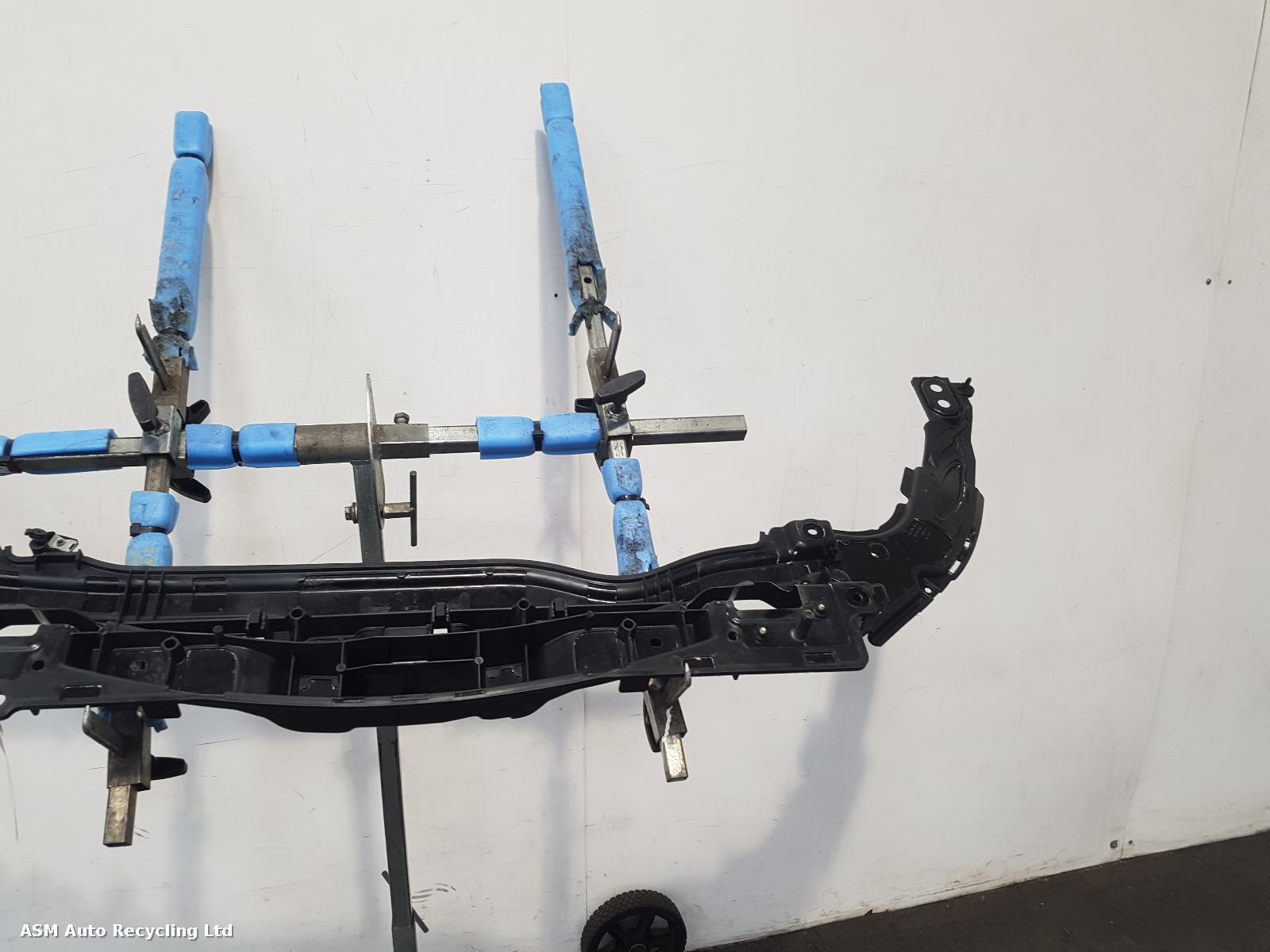 View Auto part Front Panel Land Rover Discovery Sport 2020