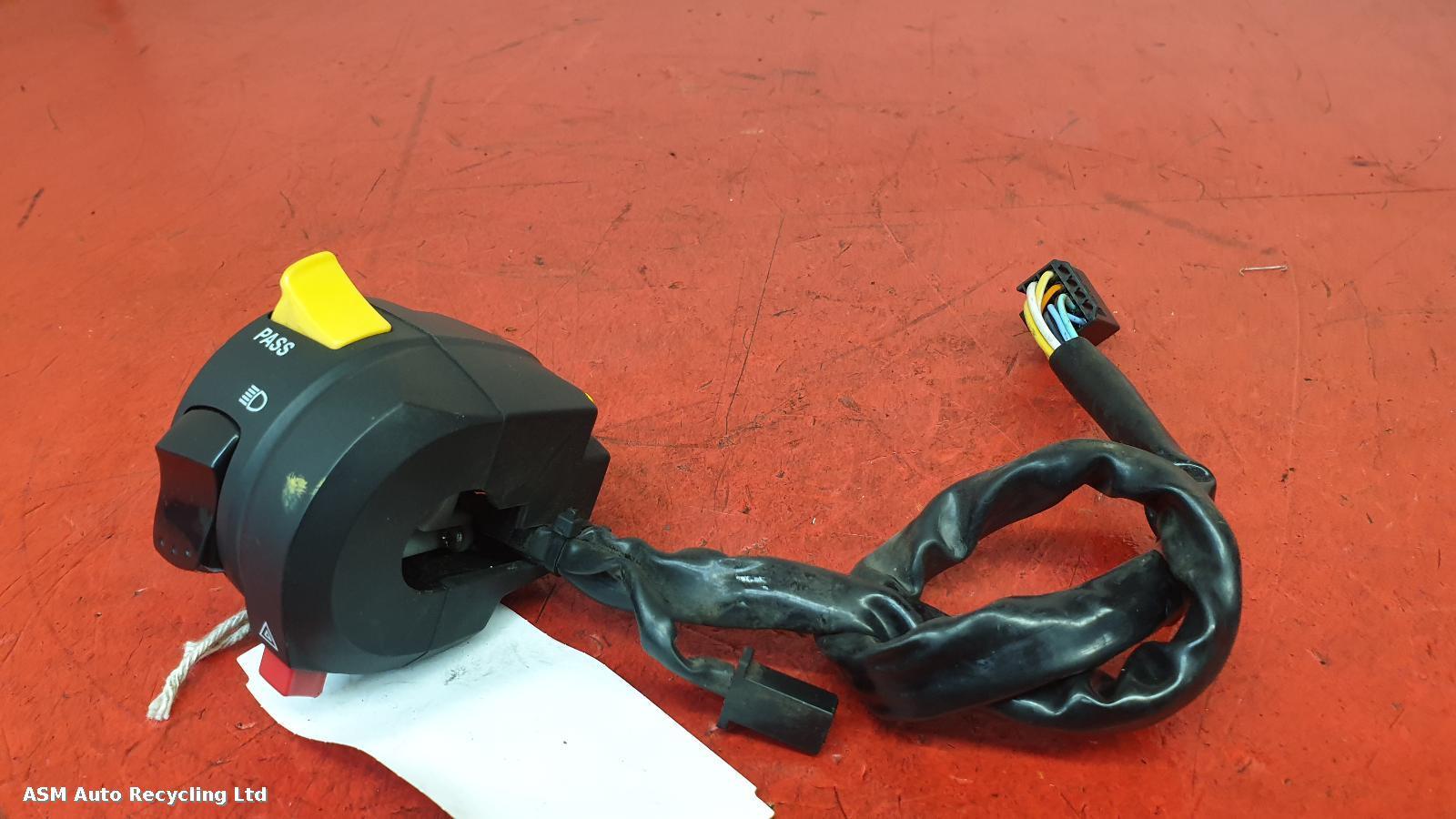 View Auto part LH Switch Gear Suzuki Gsx 250r 2019