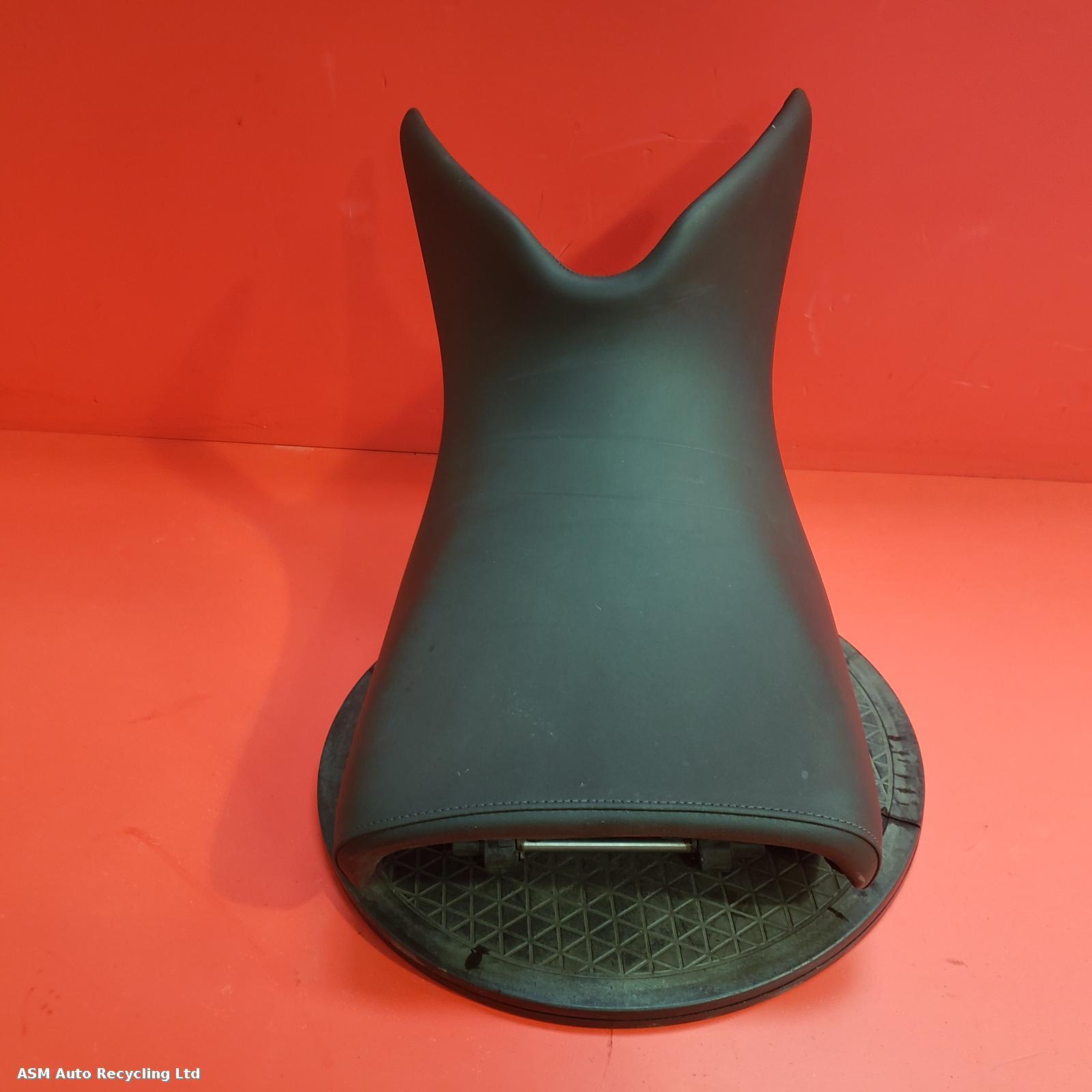 View Auto part Front Seat Triumph Tiger 800 2012