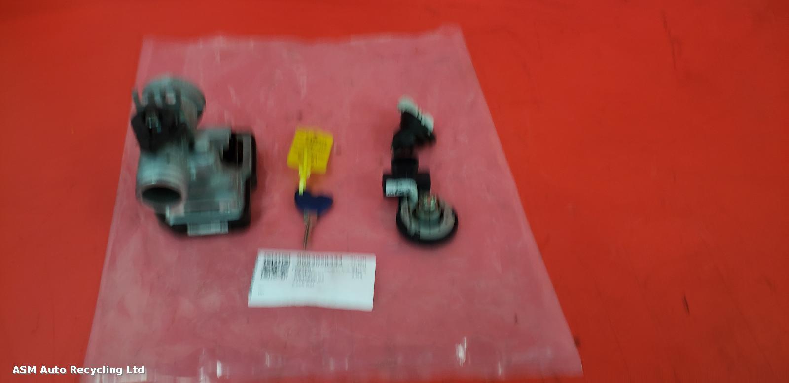 View Auto part Comp.Lock Set + Keys Vespa Primavera 2022