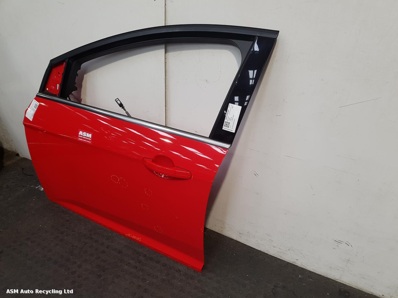 View Auto part L Front Door Ford Focus 2014