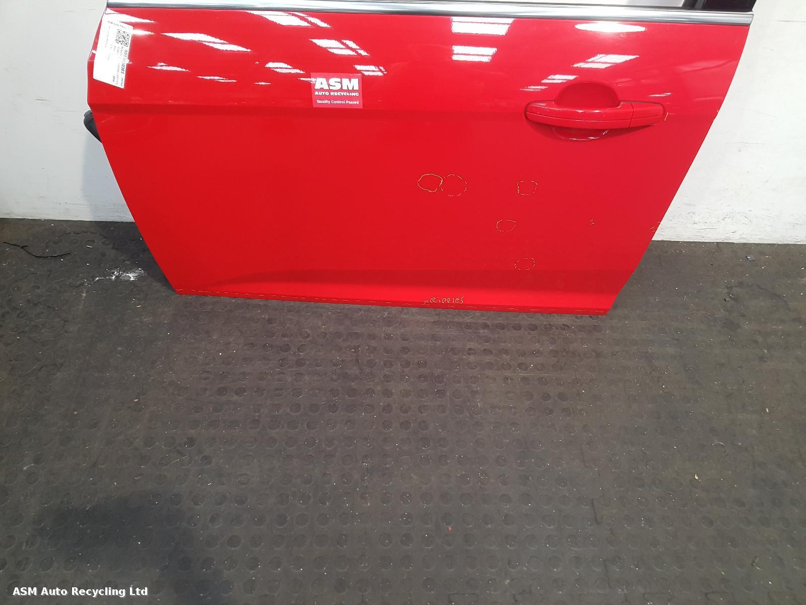 View Auto part L Front Door Ford Focus 2014