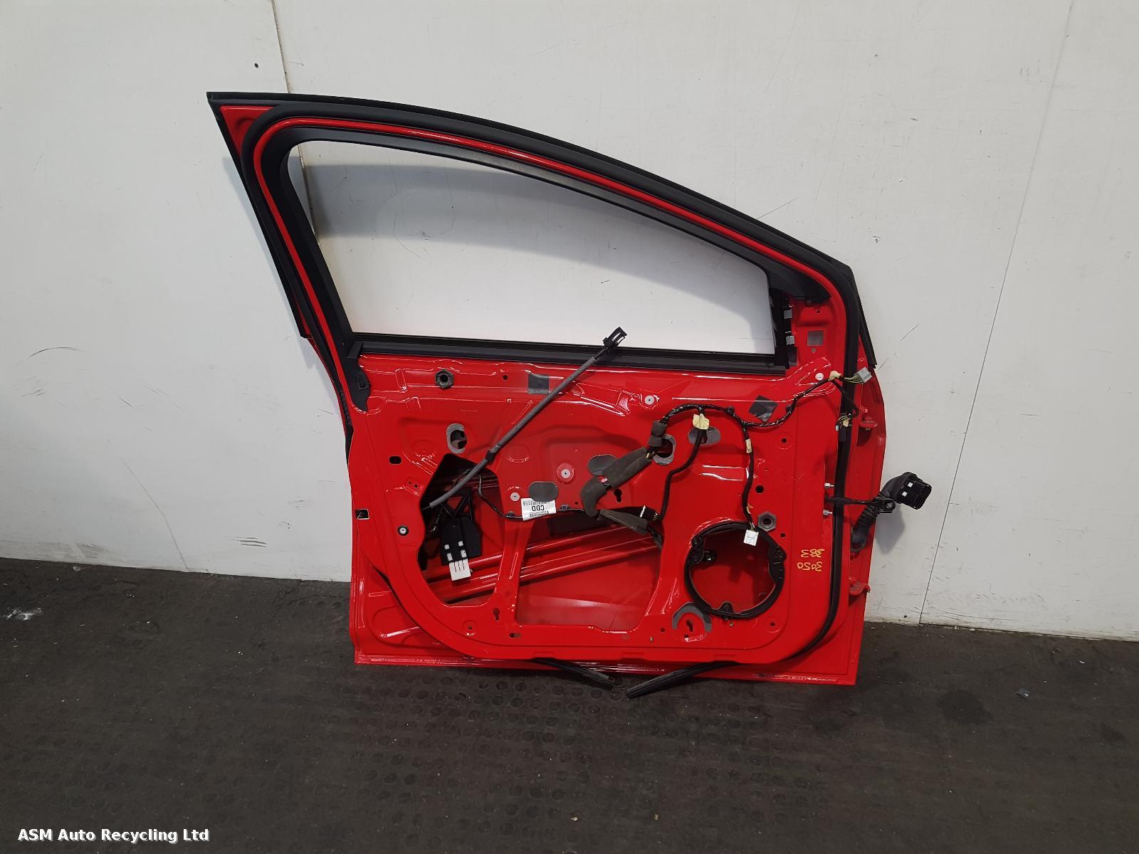 View Auto part L Front Door Ford Focus 2014