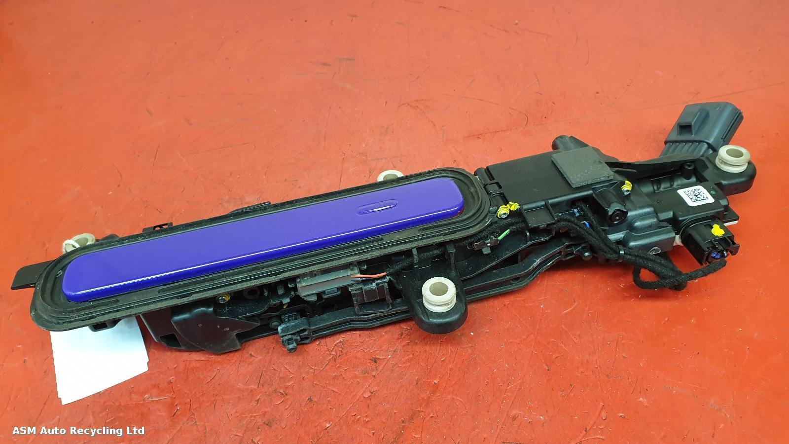 View Auto part Door Handle Land Rover Range Rover Velar 2017