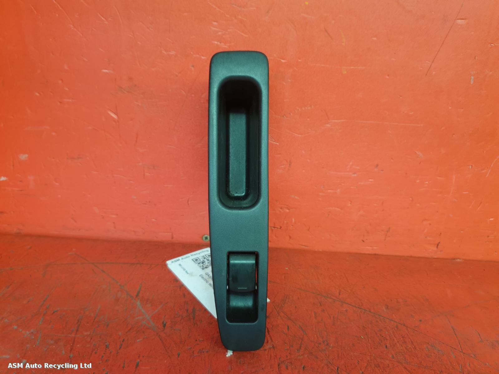 View Auto part Elect. Window Switch Nissan Qashqai 2012