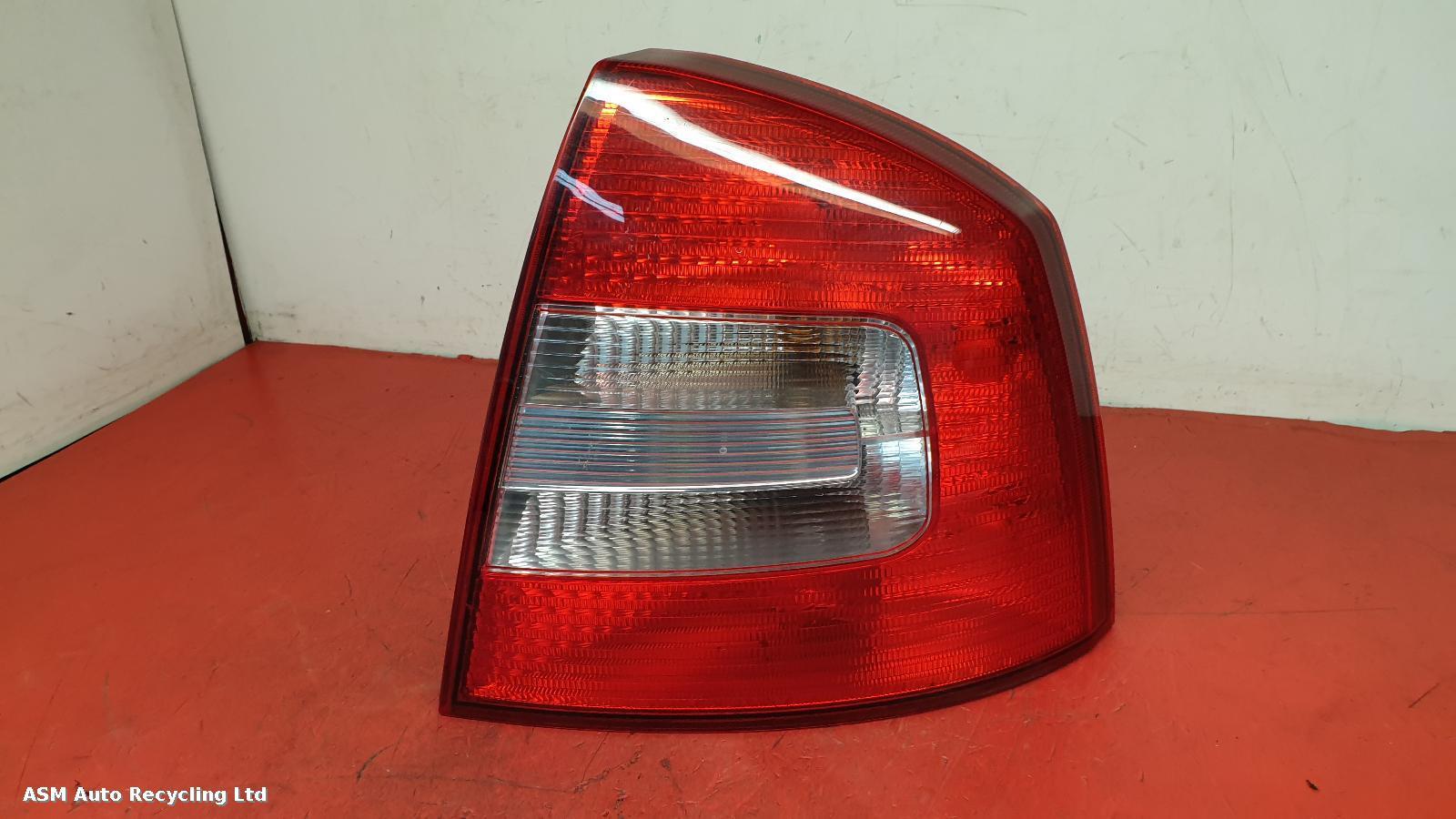 View Auto part R Taillight Skoda Octavia 2011
