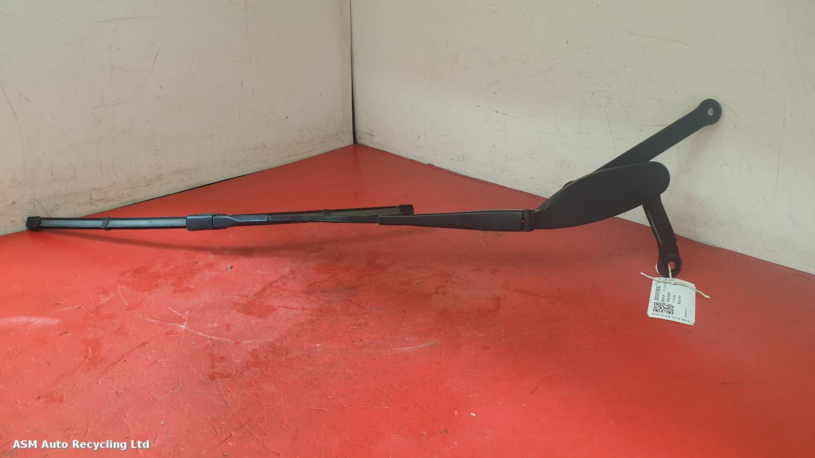 View Auto part Wiper Arm Mercedes C Class 2017