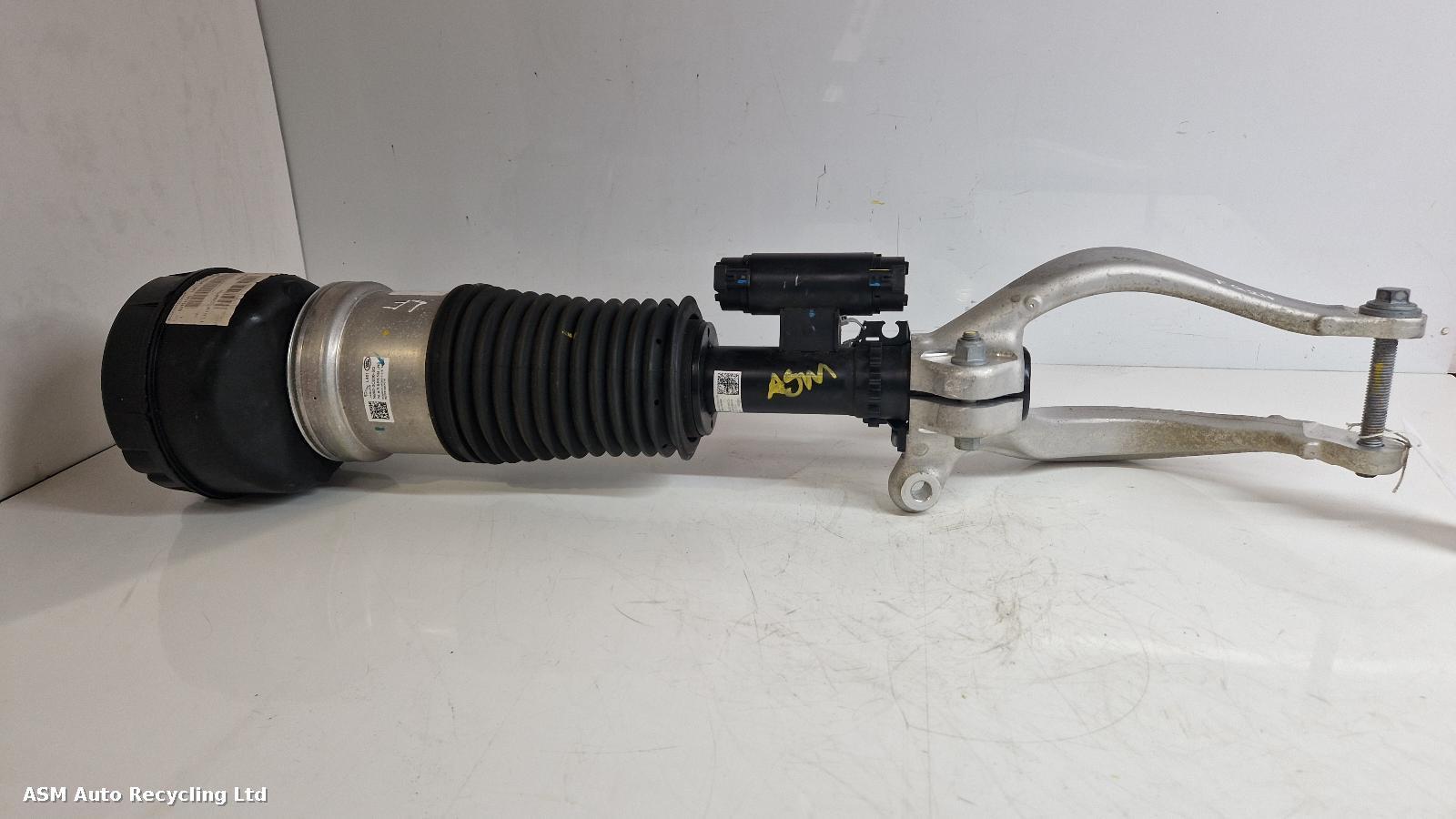 View Auto part LF Strut Land Rover Range Rover Sport 2024