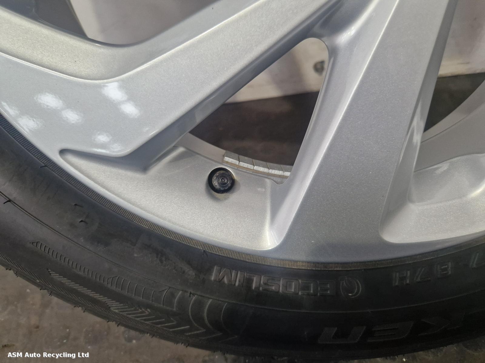 View Auto part Wheel Set Toyota Aygo X 2023