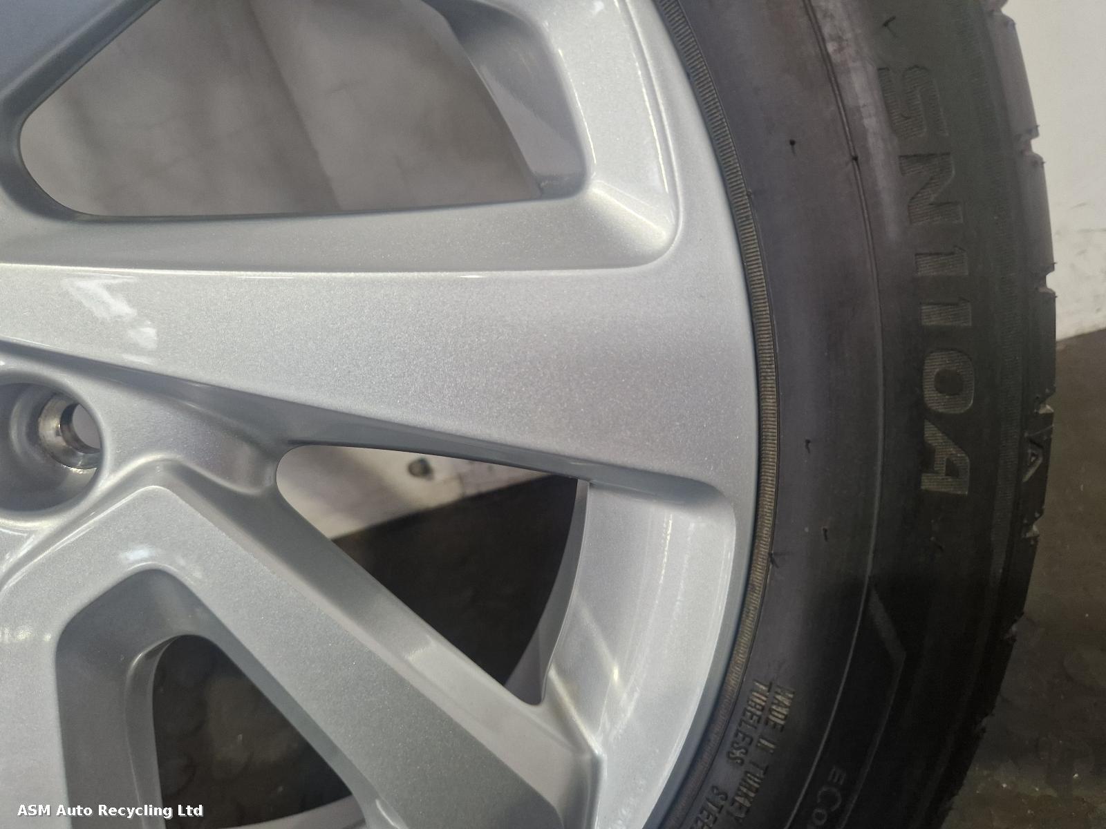 View Auto part Wheel Set Toyota Aygo X 2023