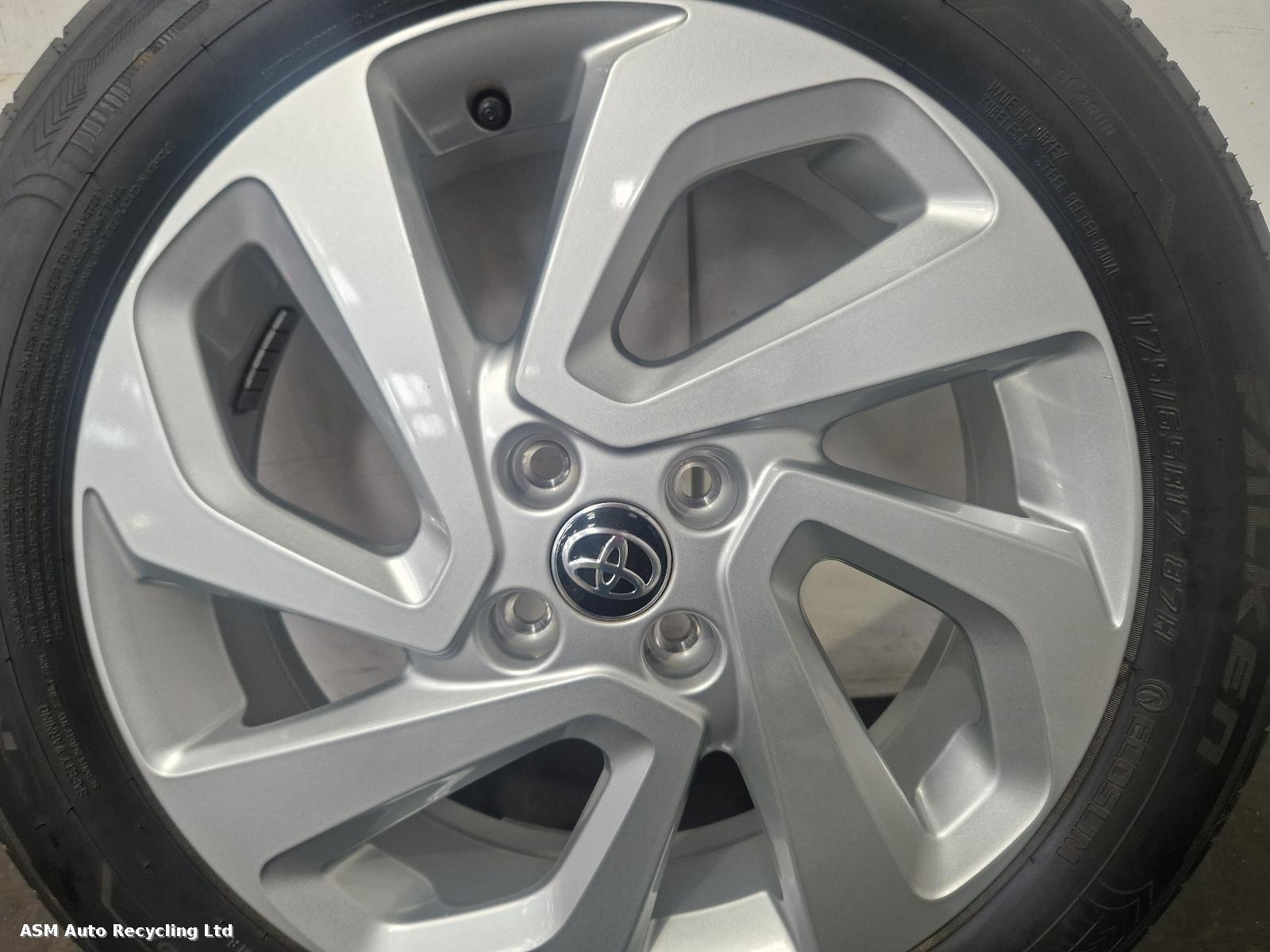 View Auto part Wheel Set Toyota Aygo X 2023