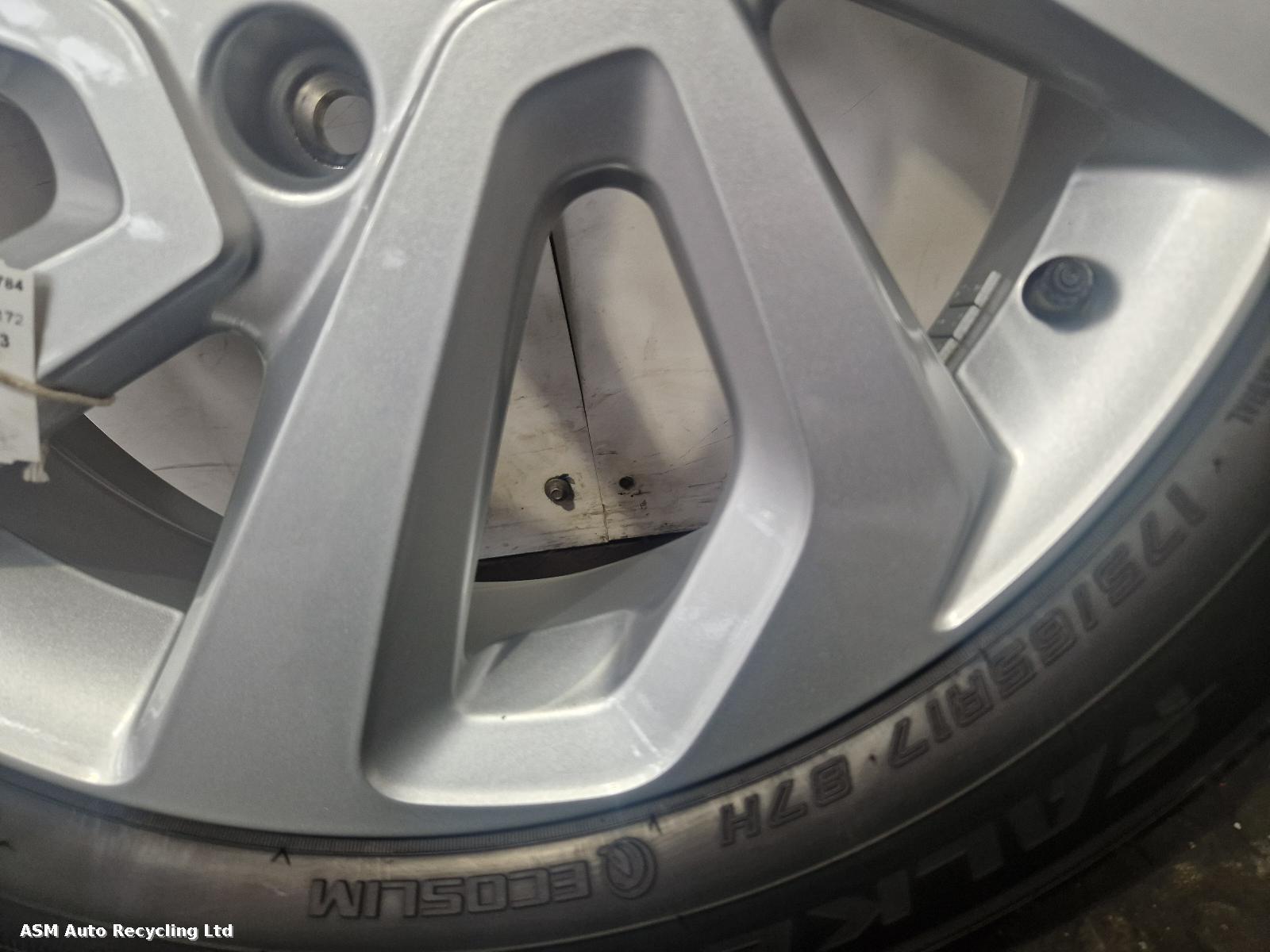 View Auto part Wheel Set Toyota Aygo X 2023