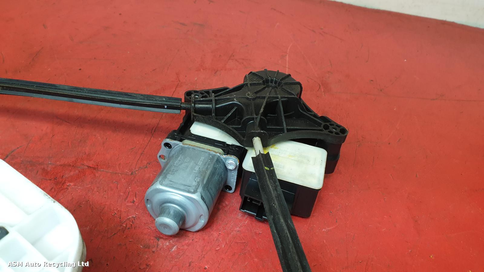 View Auto part RR Window Regulator Seat Ateca 2018