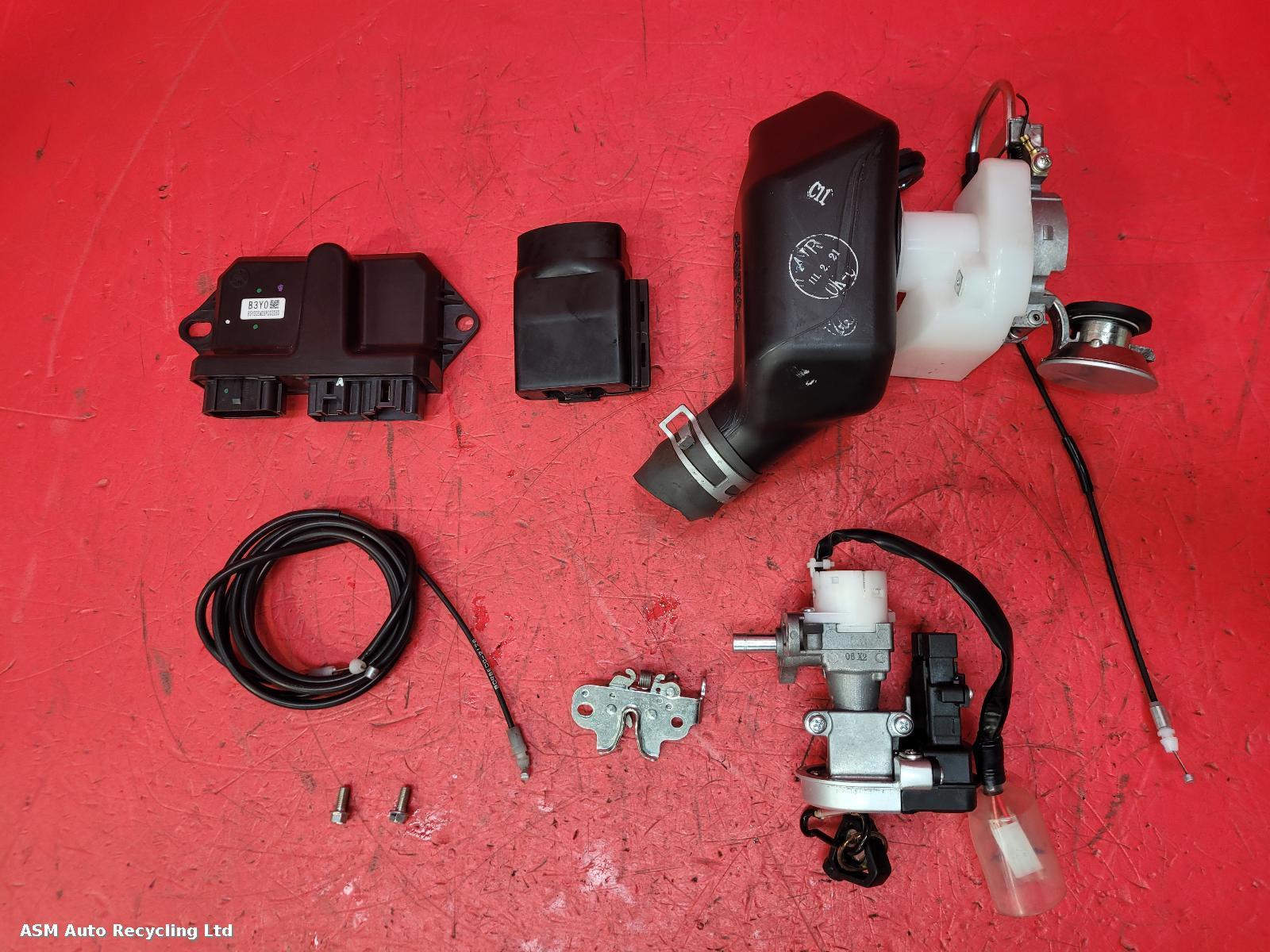 View Auto part Comp.Lock Set + Keys Yamaha Delight 125	 2023