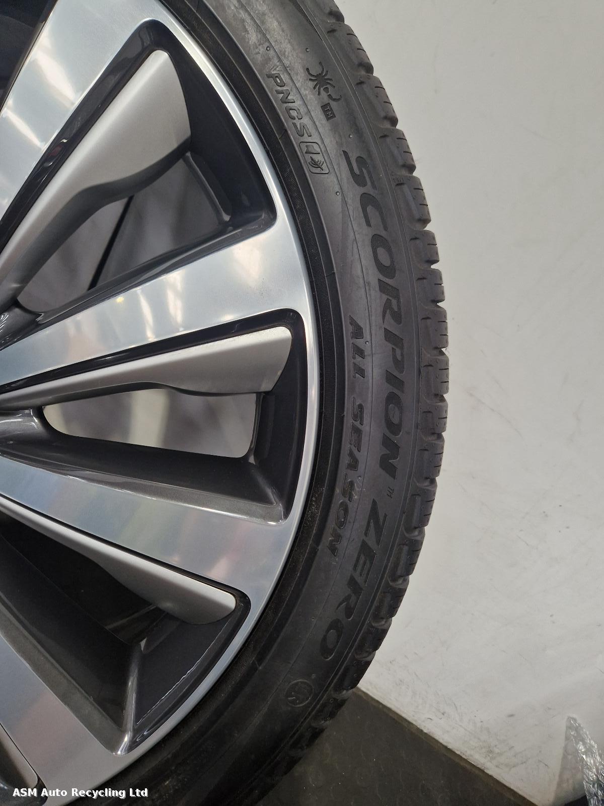View Auto part Wheel Set Land Rover Range Rover 2024