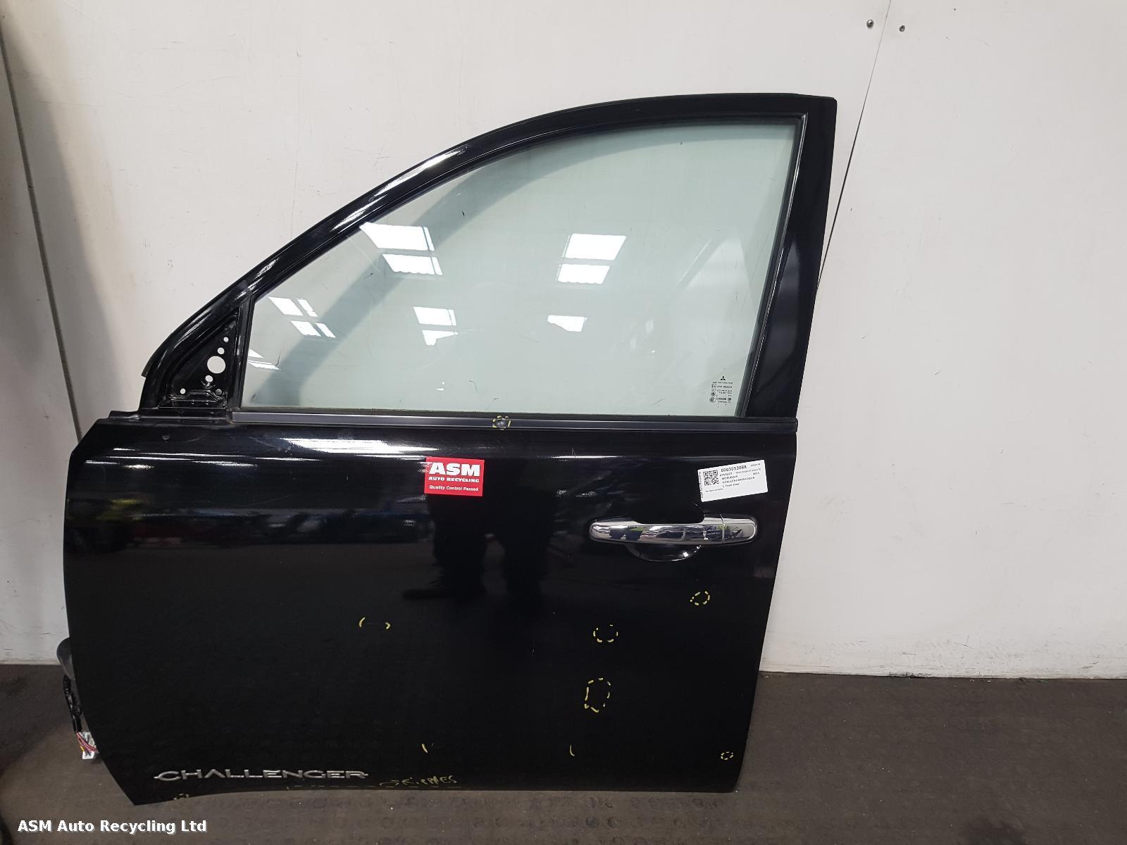 View Auto part L Front Door Mitsubishi L200 2015