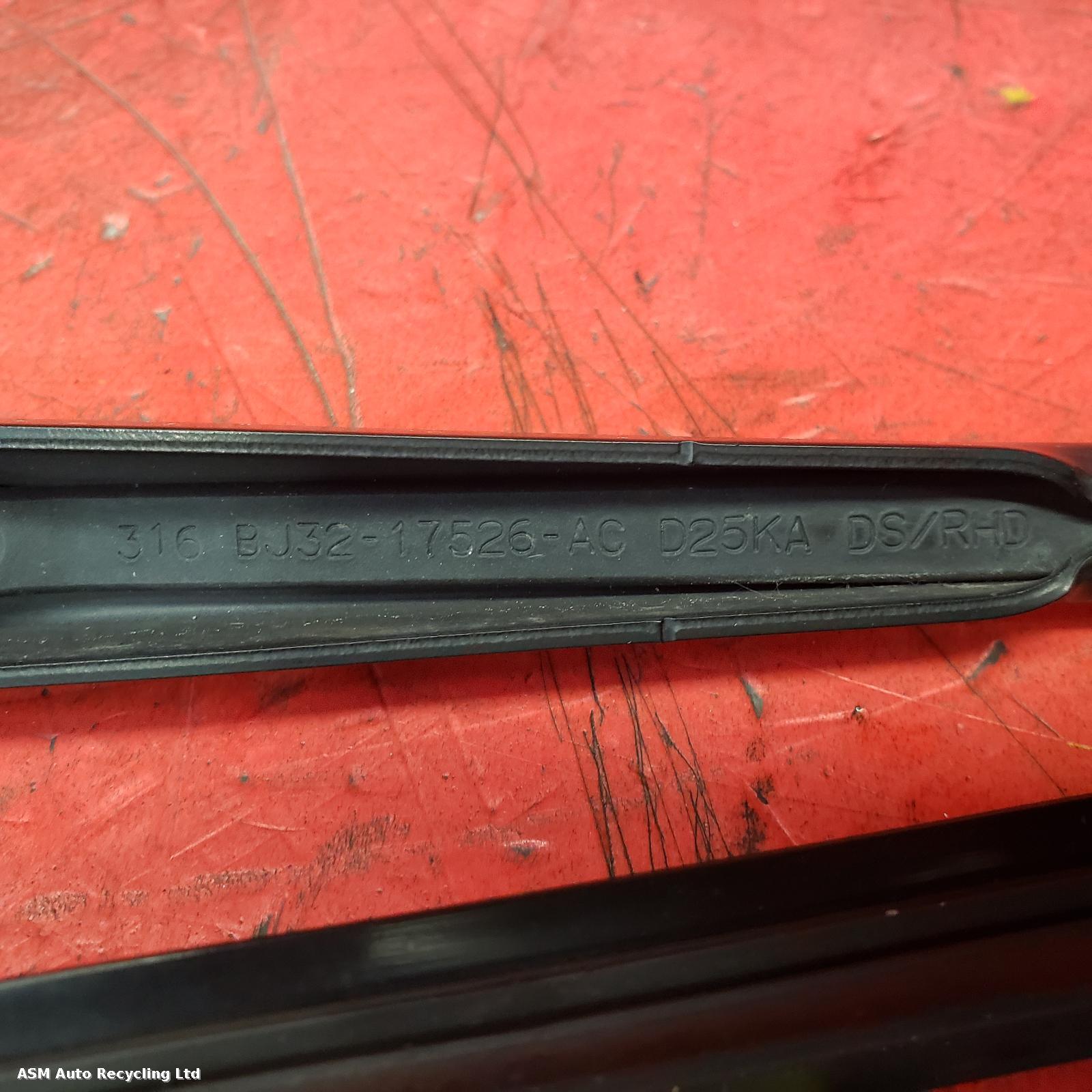 View Auto part Wiper Arm Land Rover Range Rover Evoque 2016