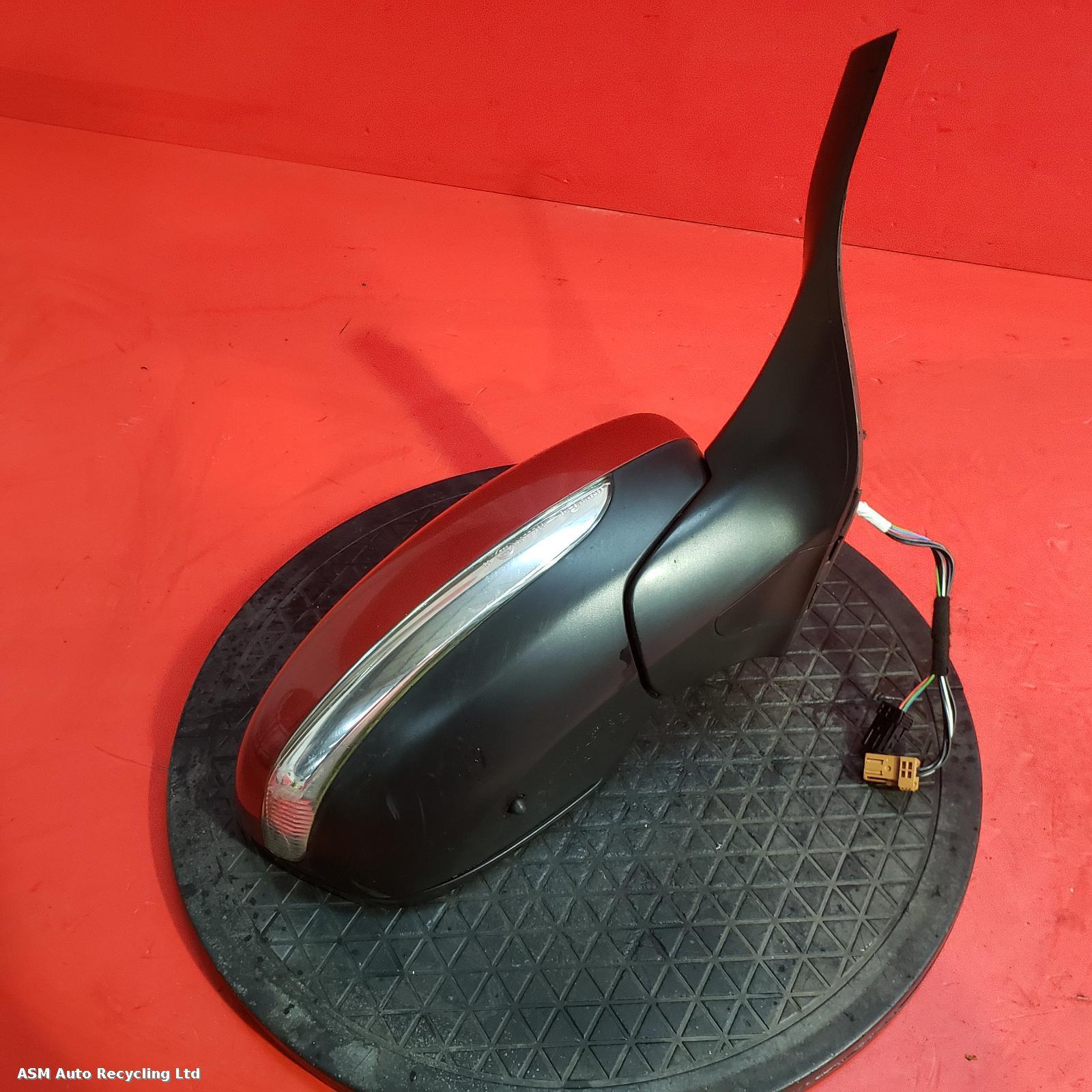 View Auto part R Door Mirror Peugeot 208 2014