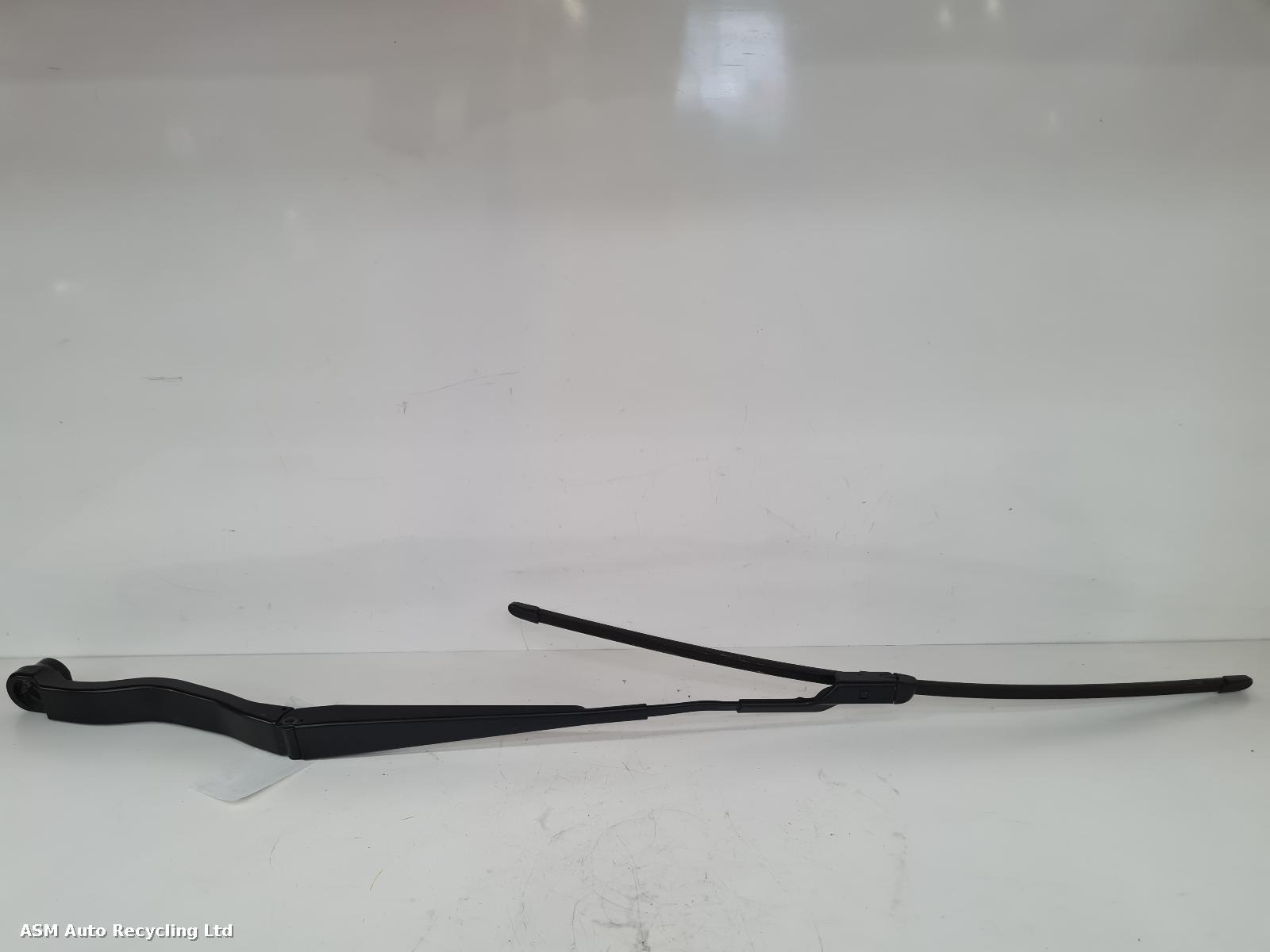 View Auto part Wiper Arm Land Rover Discovery 2024