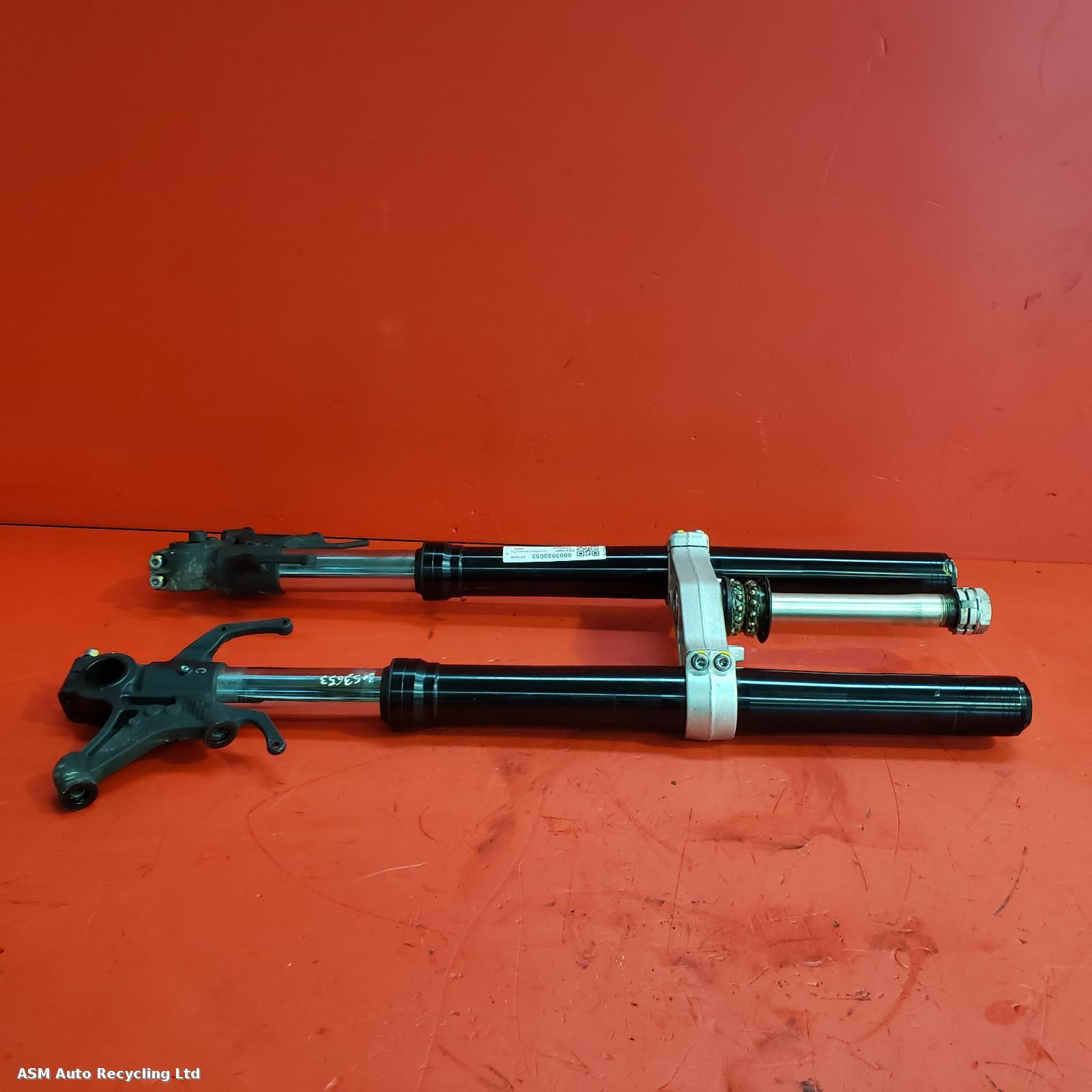 View Auto part FORKS Yamaha Yzf R1 2021