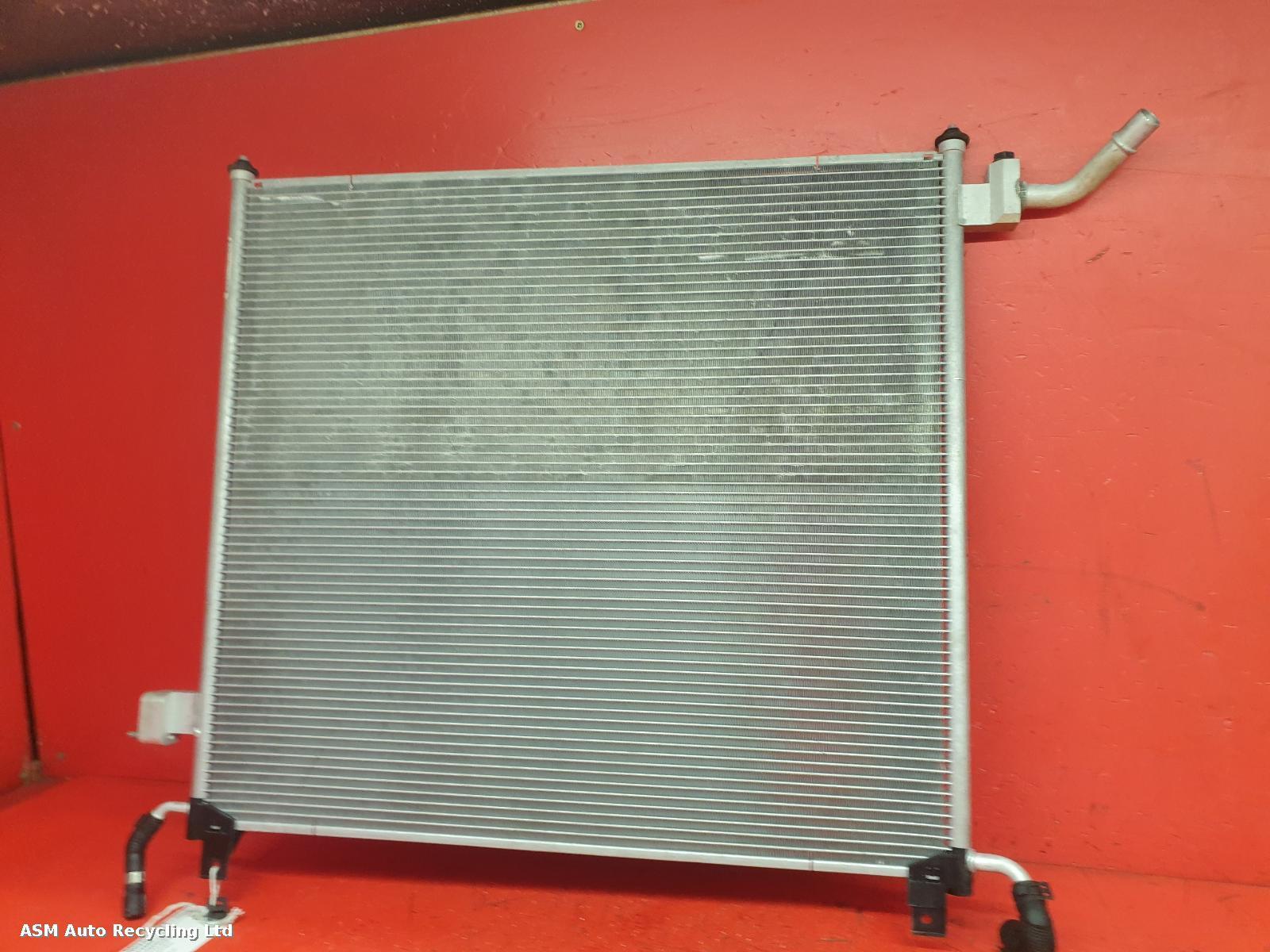 View Auto part Radiator Land Rover Discovery 2024