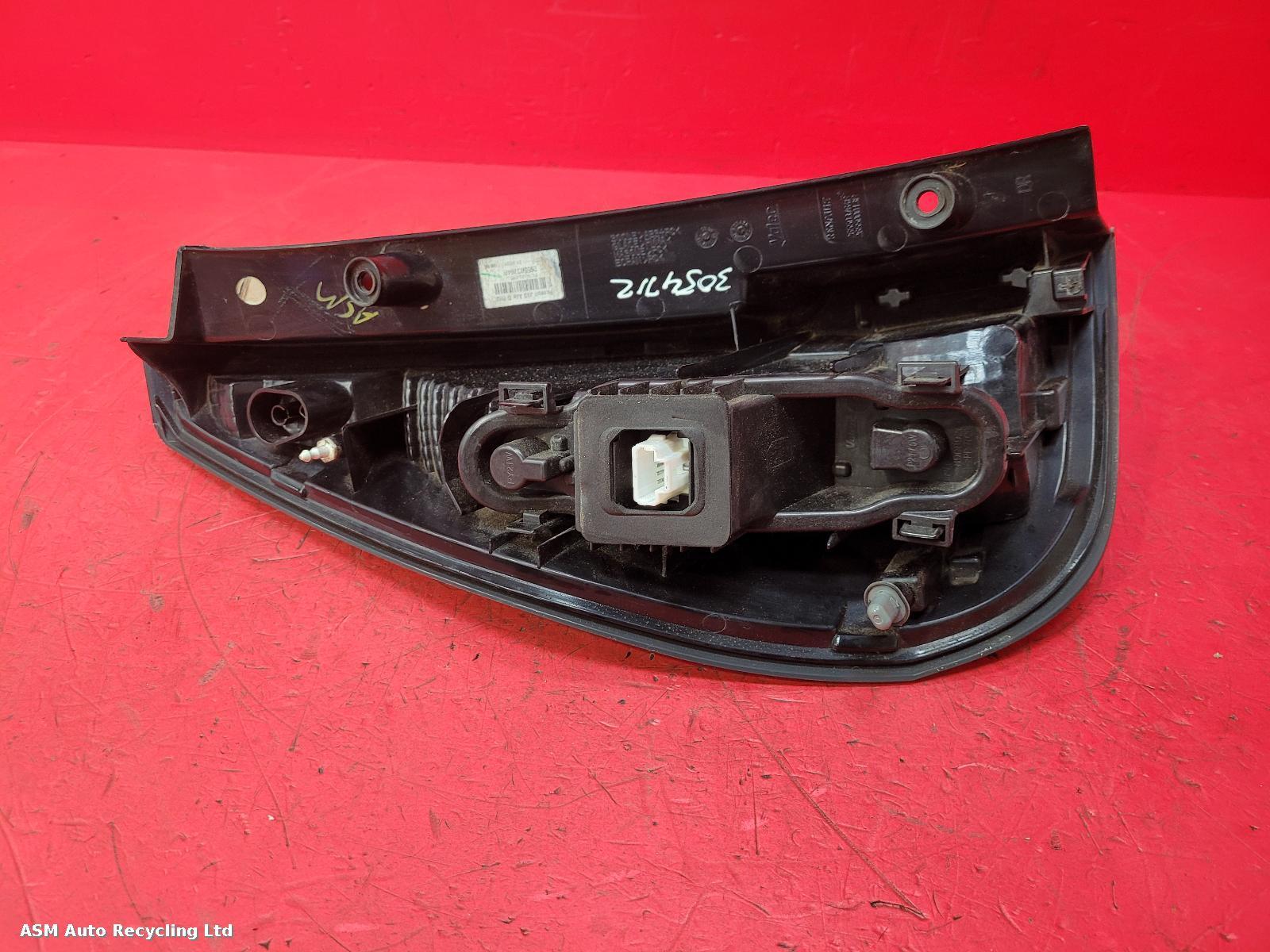 View Auto part R Taillight Renault Scenic Xmod 2013