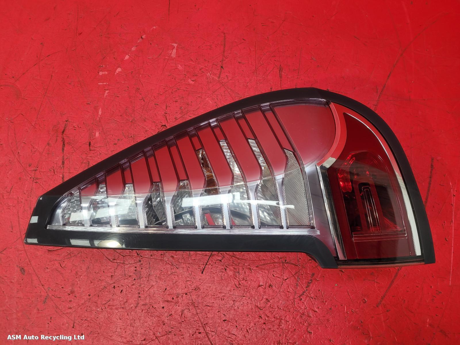 View Auto part R Taillight Renault Scenic Xmod 2013