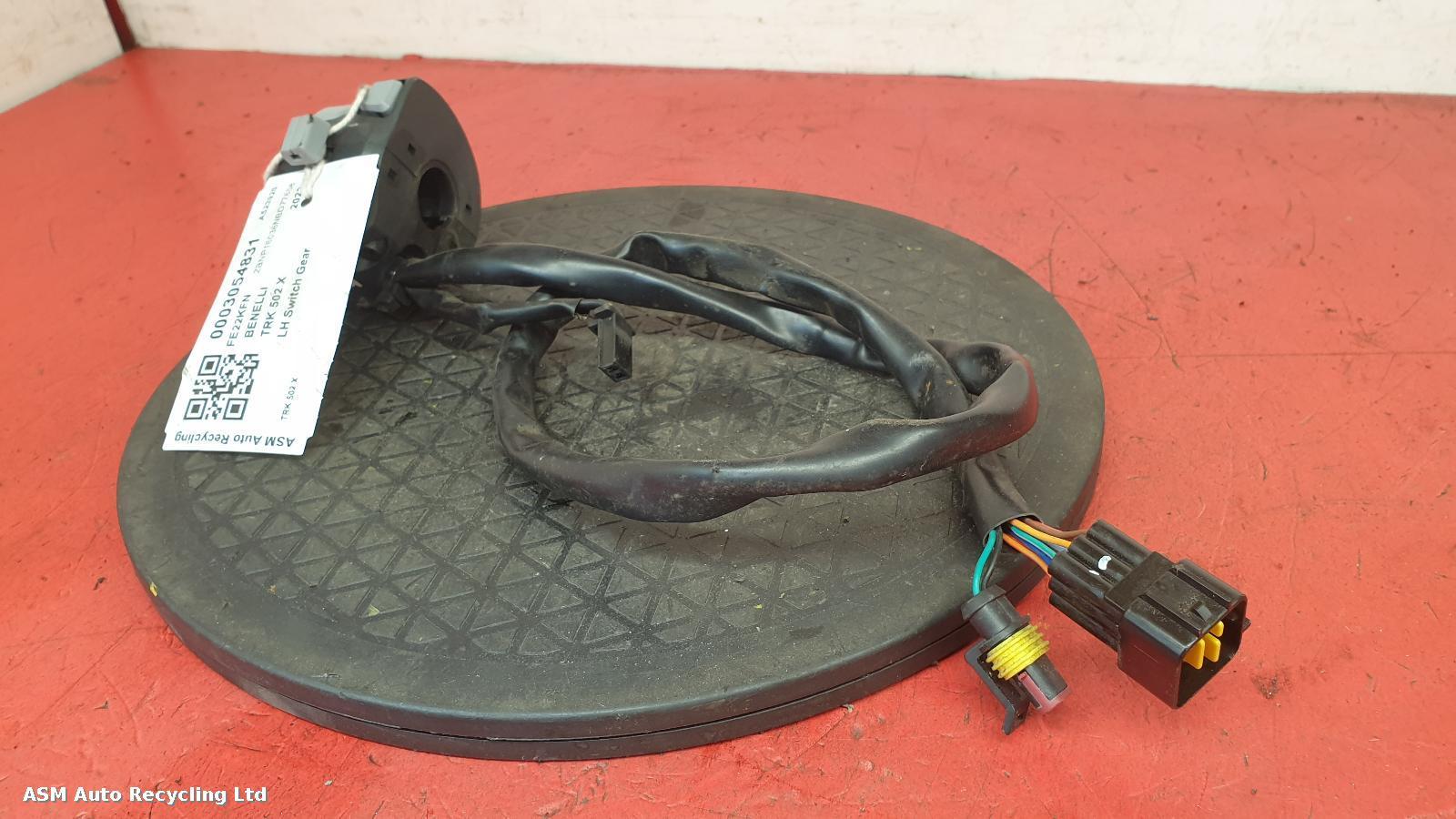 View Auto part LH Switch Gear Benelli Trk 502 X 2022