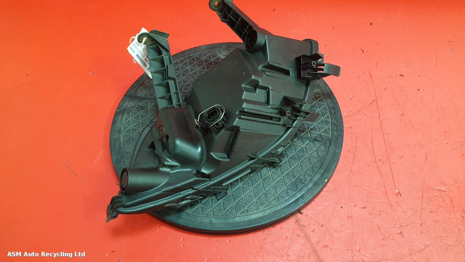 View Auto part R Indicator Light Vauxhall Astra 2012