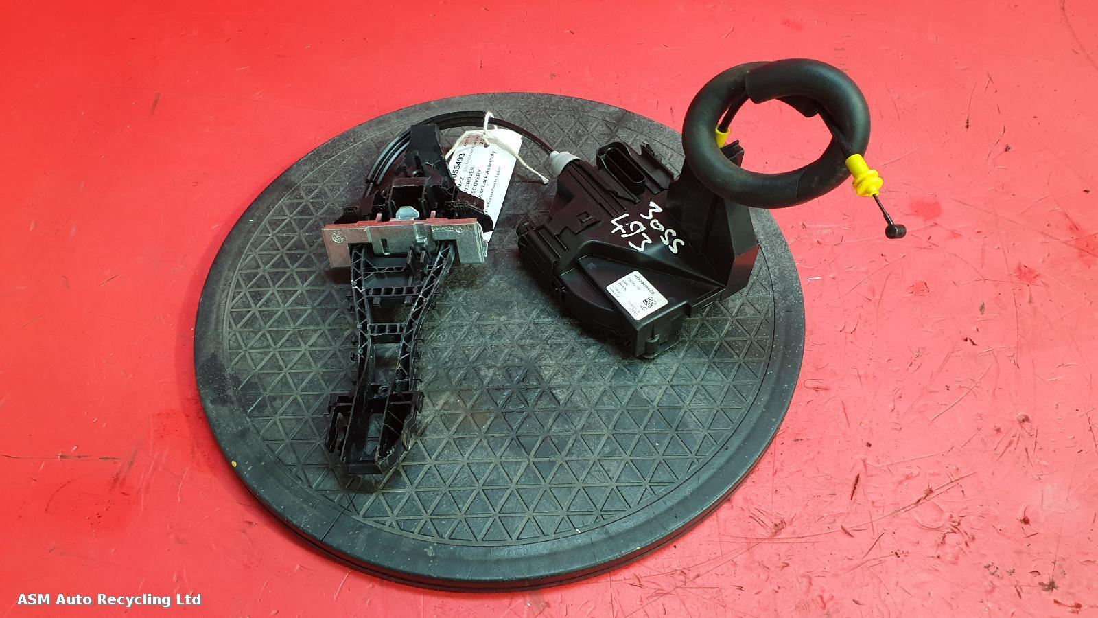 View Auto part Door Lock Assembly Land Rover Discovery 2021