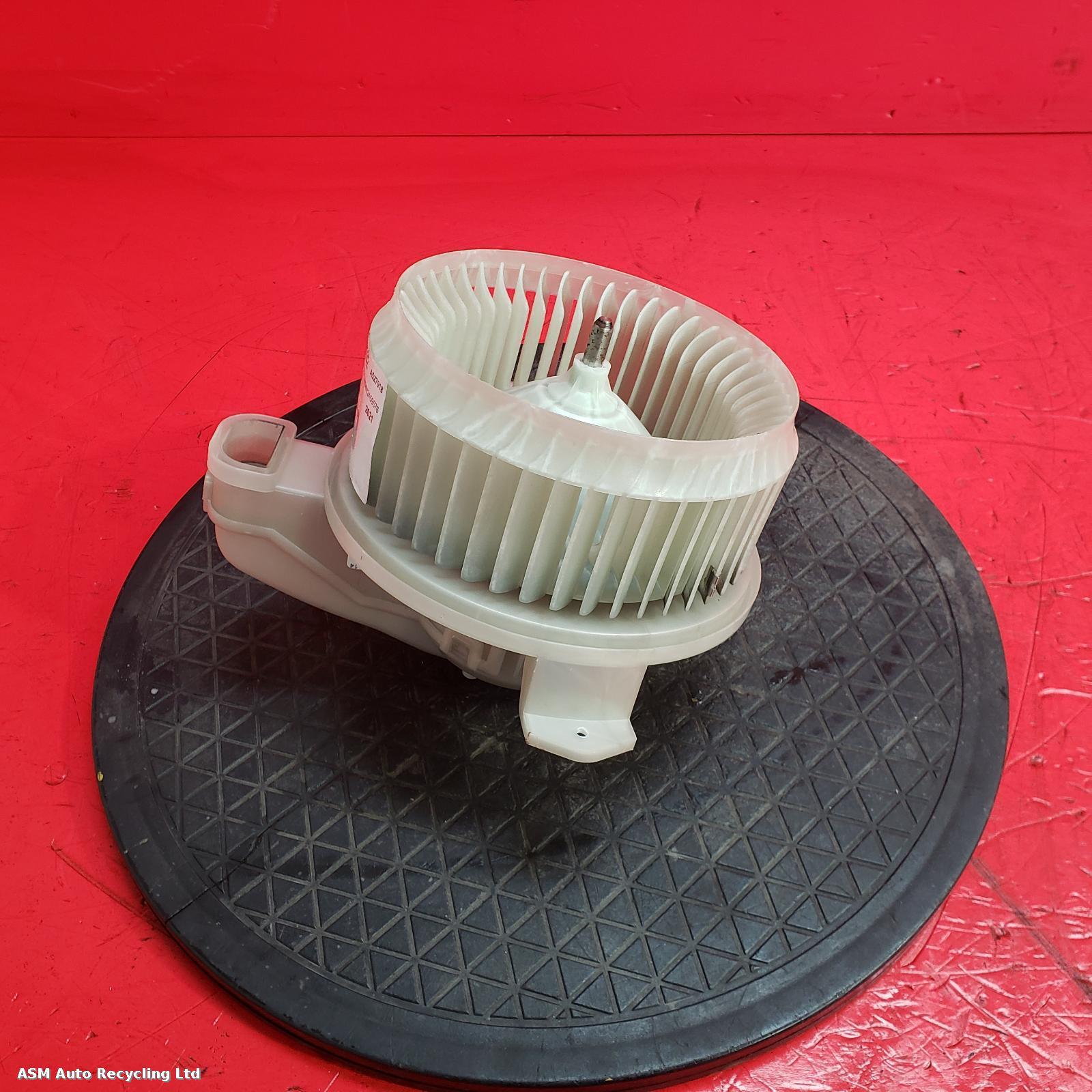 View Auto part Heater Motor/Assembly Land Rover Discovery 2021