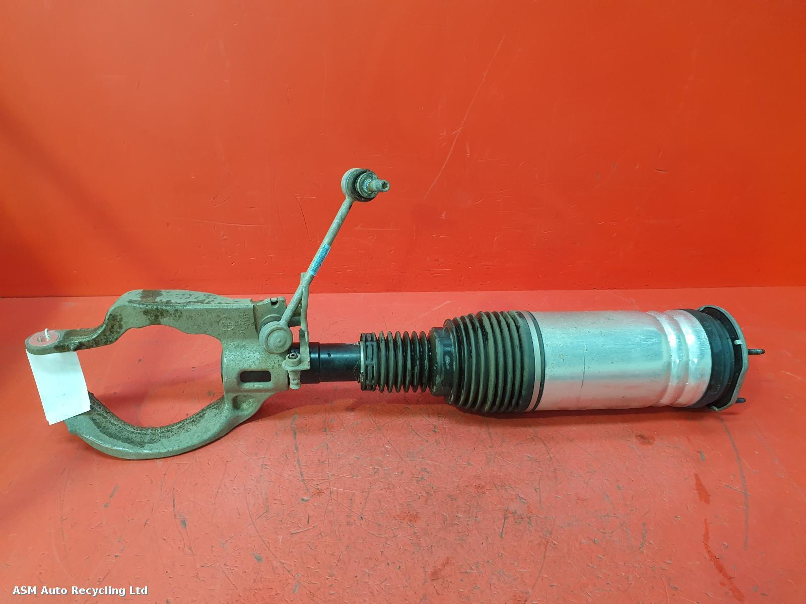 View Auto part RF Strut Land Rover Discovery 2021